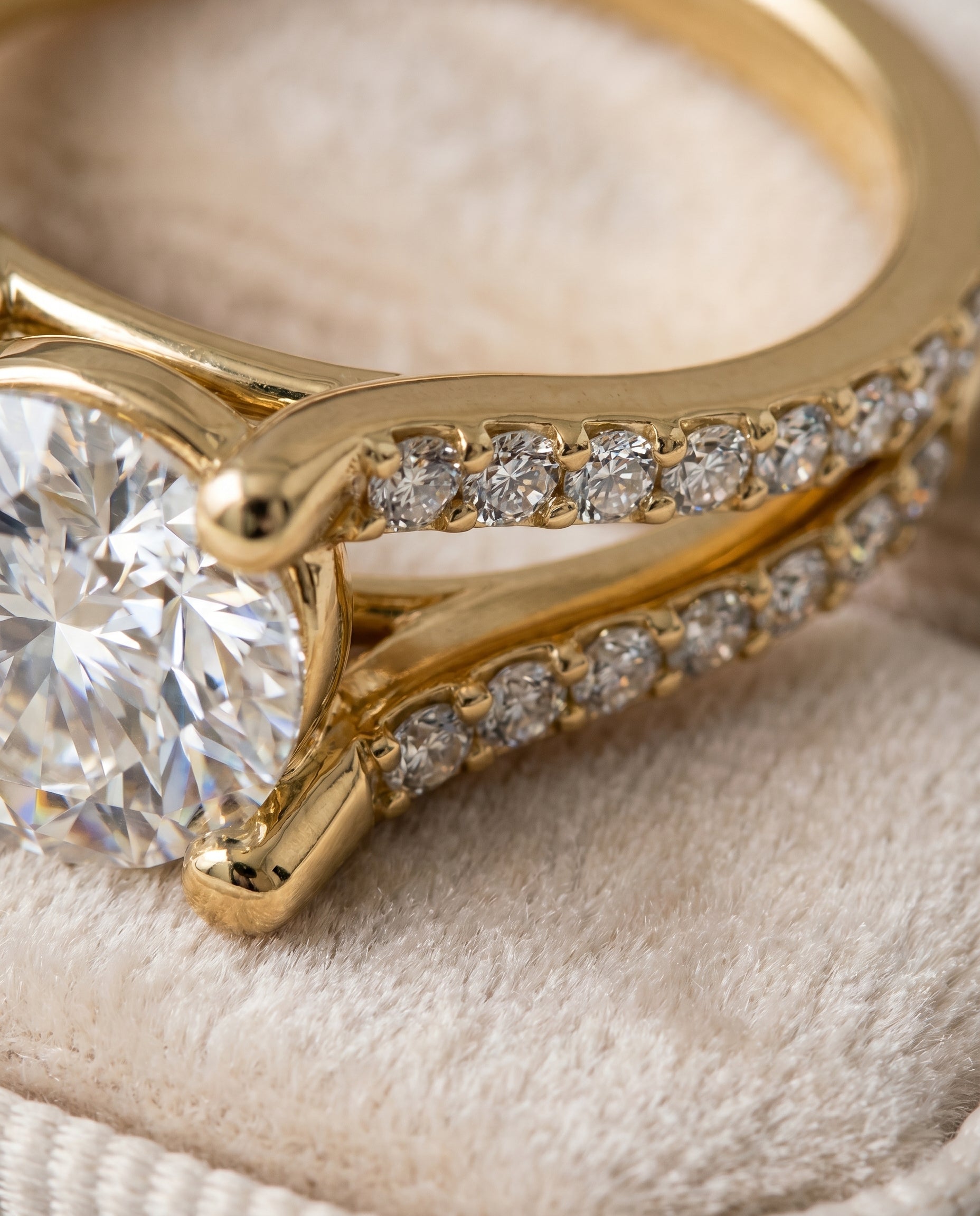 18K Yellow Gold band of The Presley round engagement ring setting | RockHer