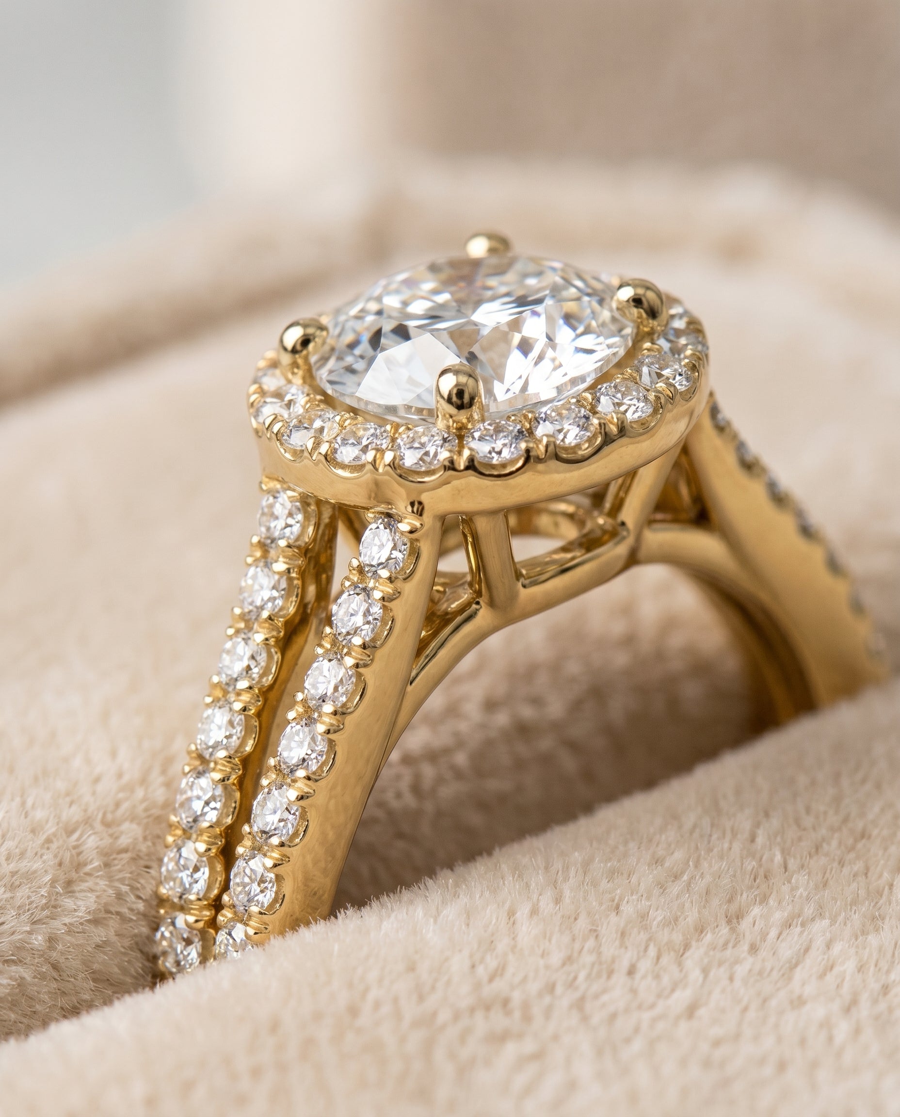 18K Yellow Gold band of The Nicki round engagement ring setting | RockHer