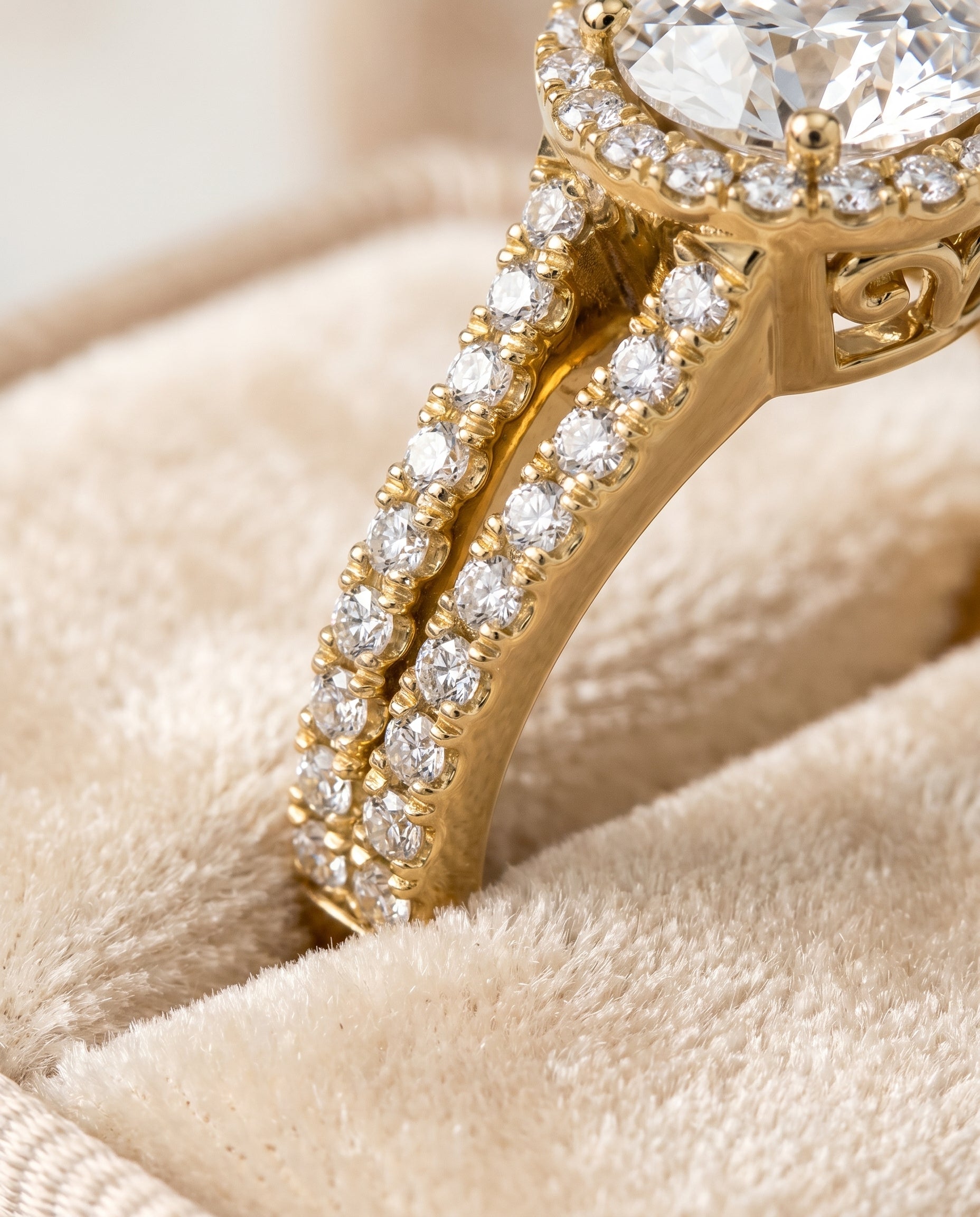 18K Yellow Gold band of The Aretha round engagement ring setting | RockHer
