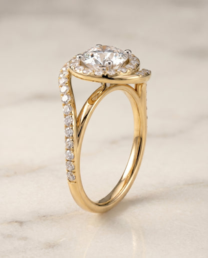 Round Brilliant, Swirl Twist Pavé Halo, in 18K Yellow Gold, pave setting – front view | RockHer