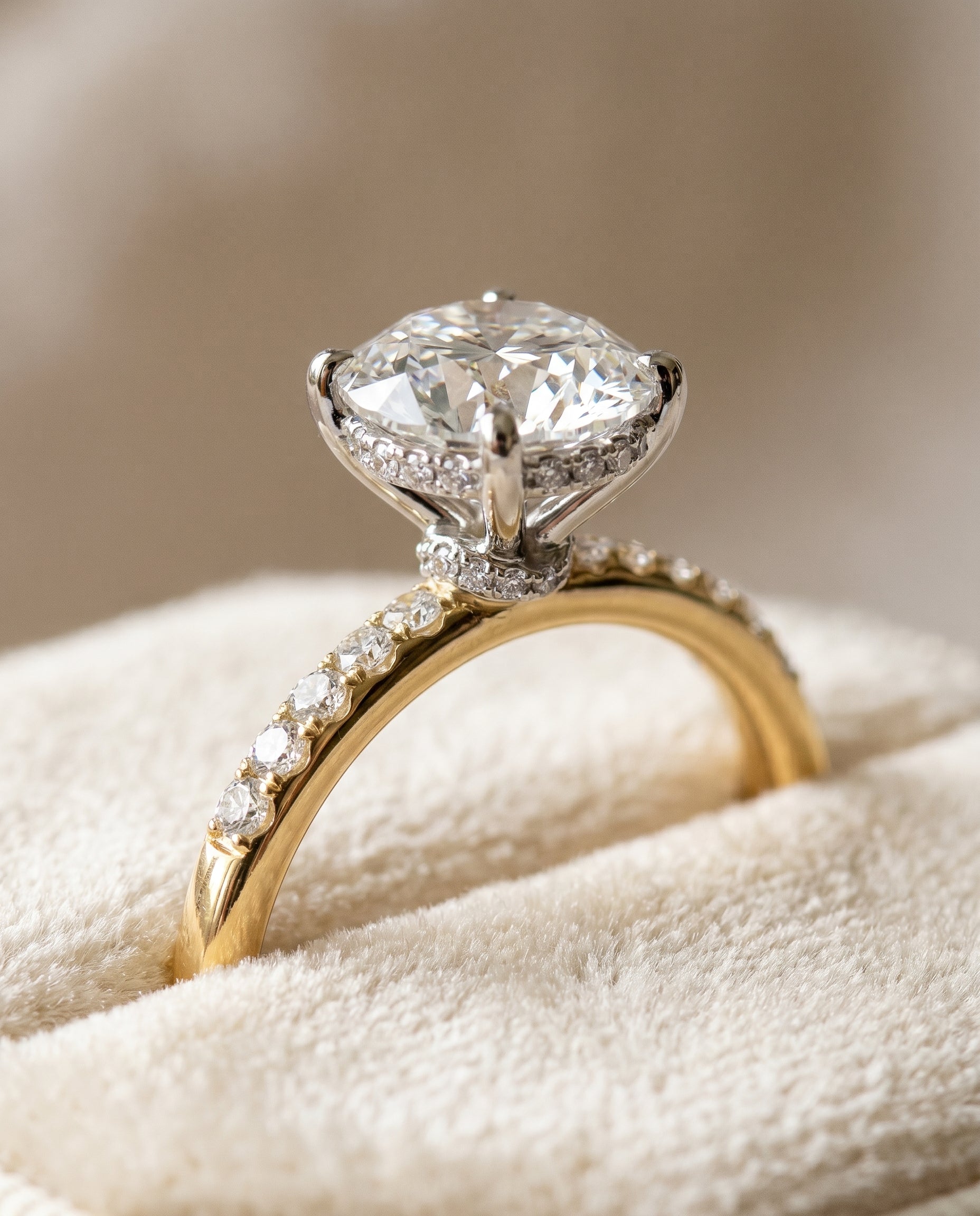 18K Yellow Gold band of The Abbey round engagement ring setting | RockHer