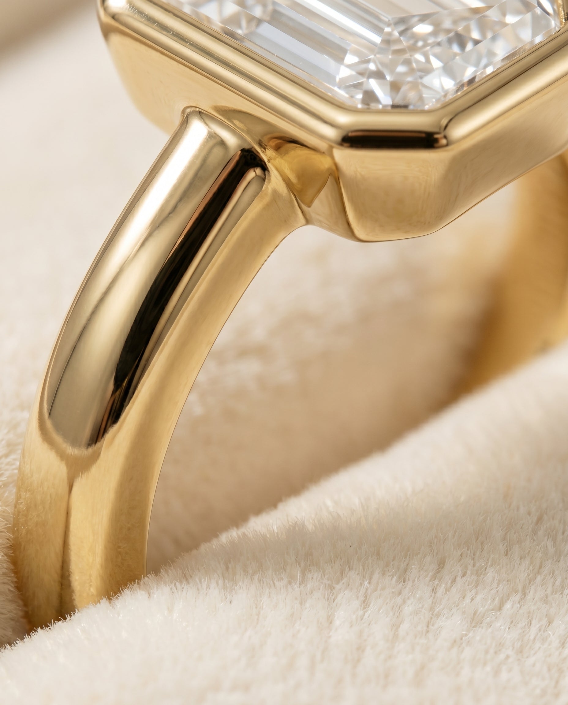 18K Yellow Gold band of The Agnes radiant engagement ring setting | RockHer