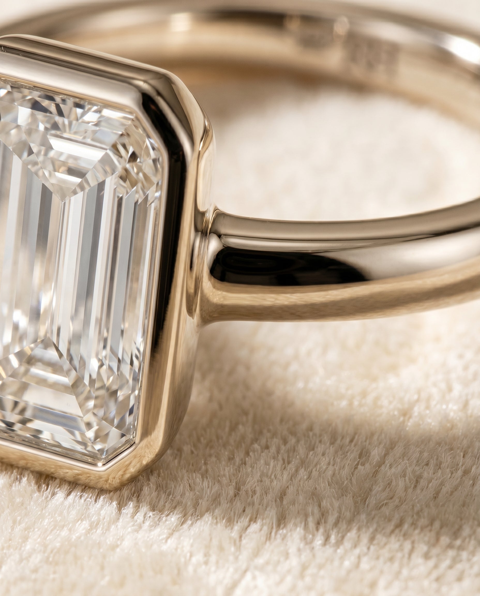 18K White Gold band of The Agnes baguette engagement ring setting | RockHer