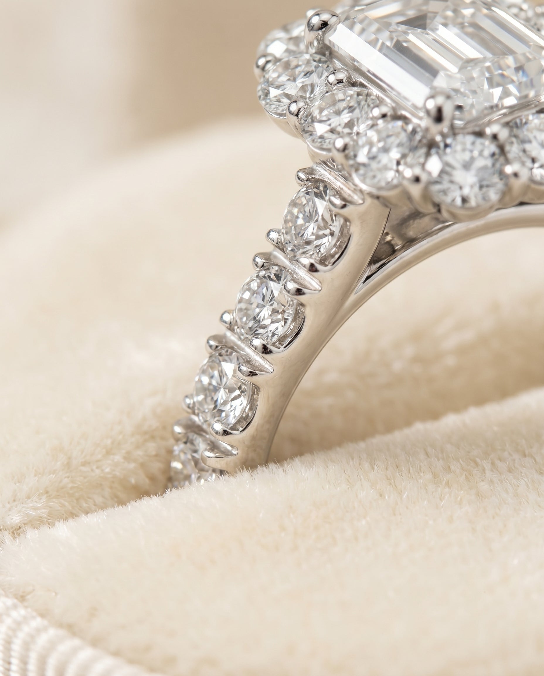 Platinum band of The Alannah emerald engagement ring setting | RockHer