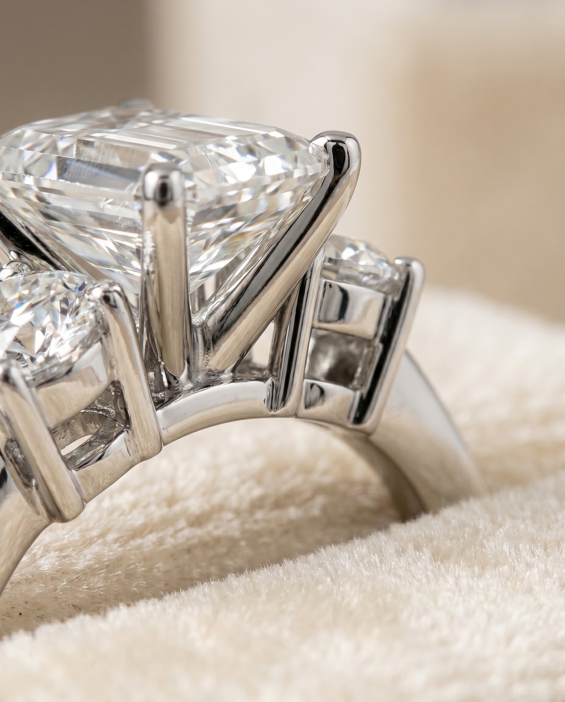 Platinum band of The Anita emerald engagement ring setting | RockHer