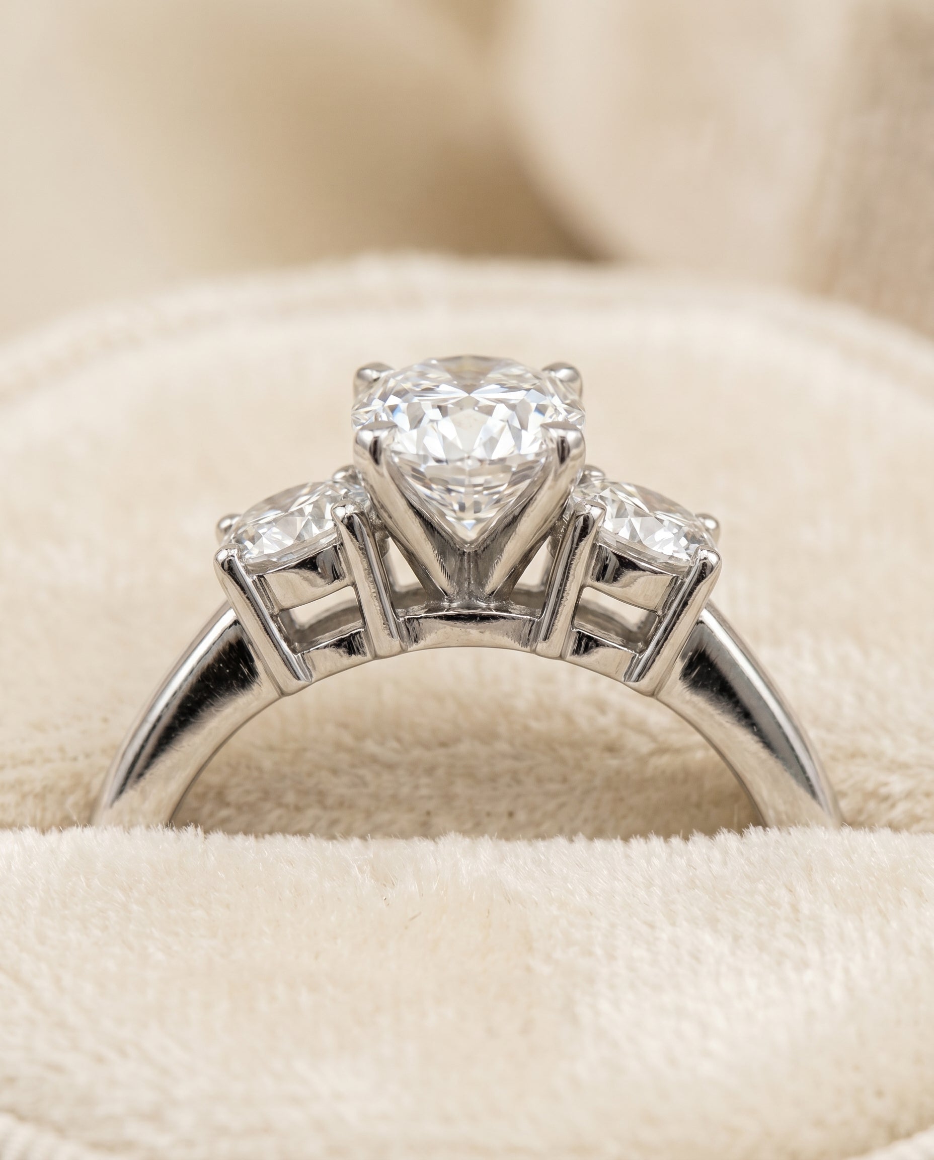 Platinum band of The Anita oval engagement ring setting | RockHer