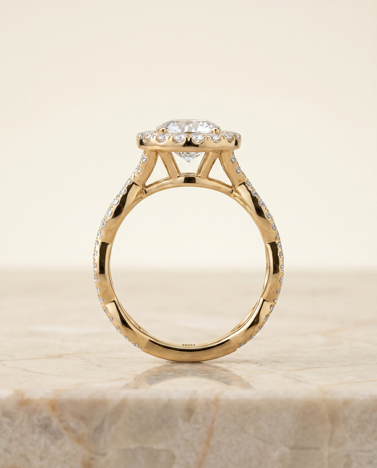 The Annie setting for round diamonds, made to order in 18K Yellow Gold | RockHer