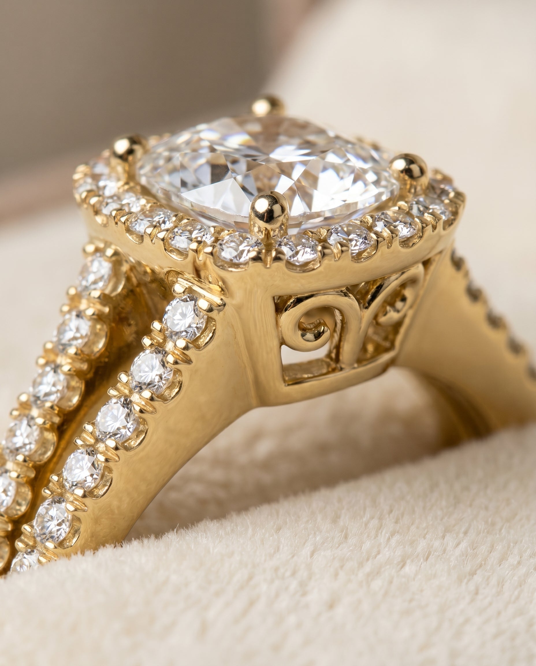 18K Yellow Gold band of The Aretha cushion engagement ring setting | RockHer