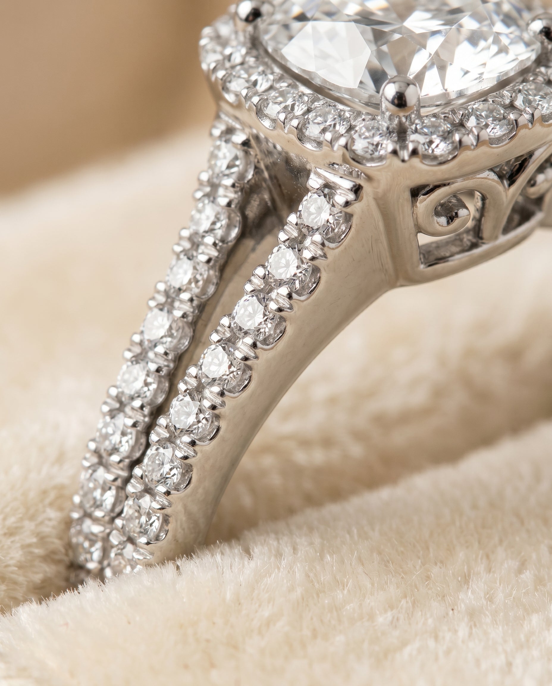 Platinum band of The Aretha cushion engagement ring setting | RockHer