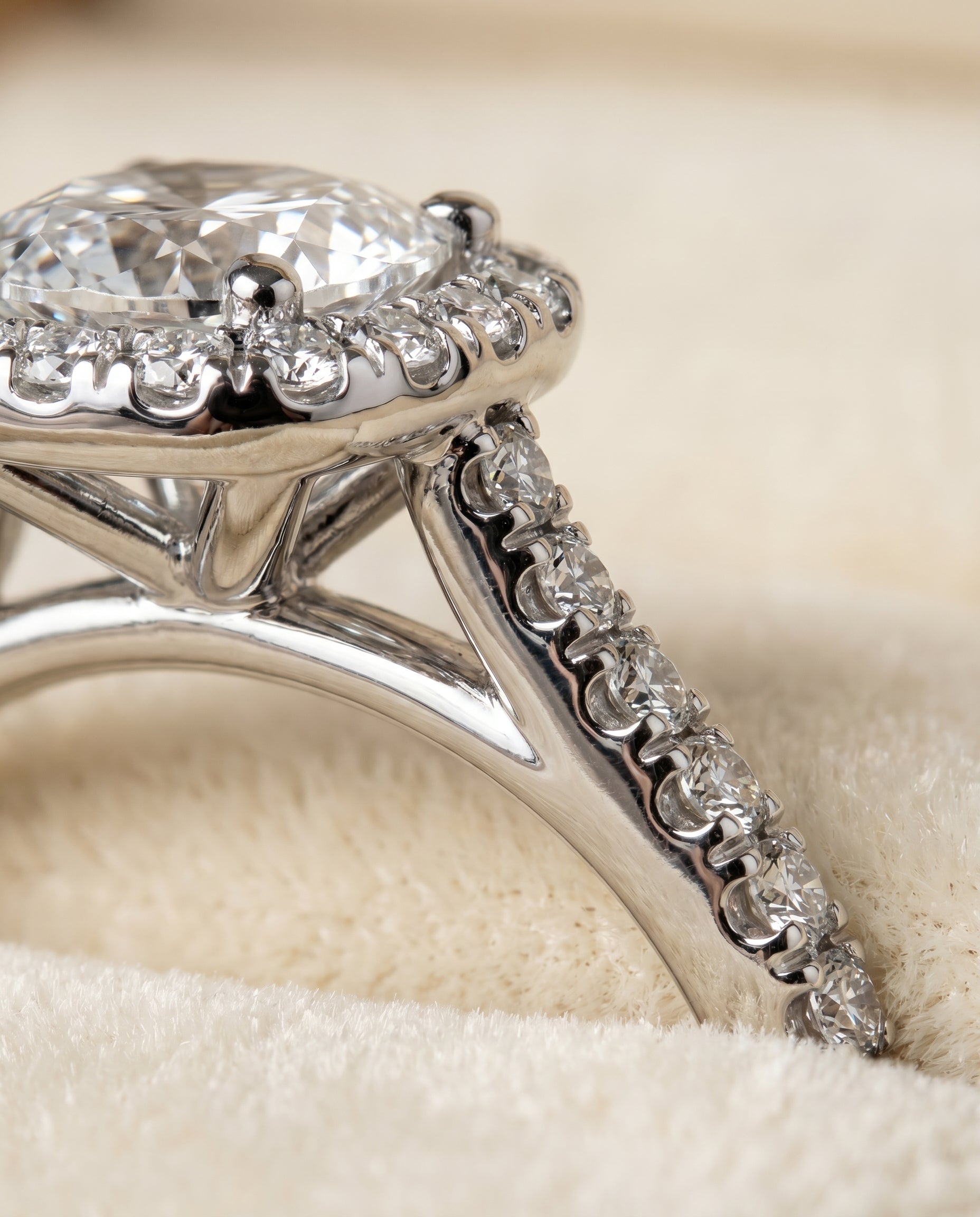 Platinum band of The Bianca cushion engagement ring setting | RockHer