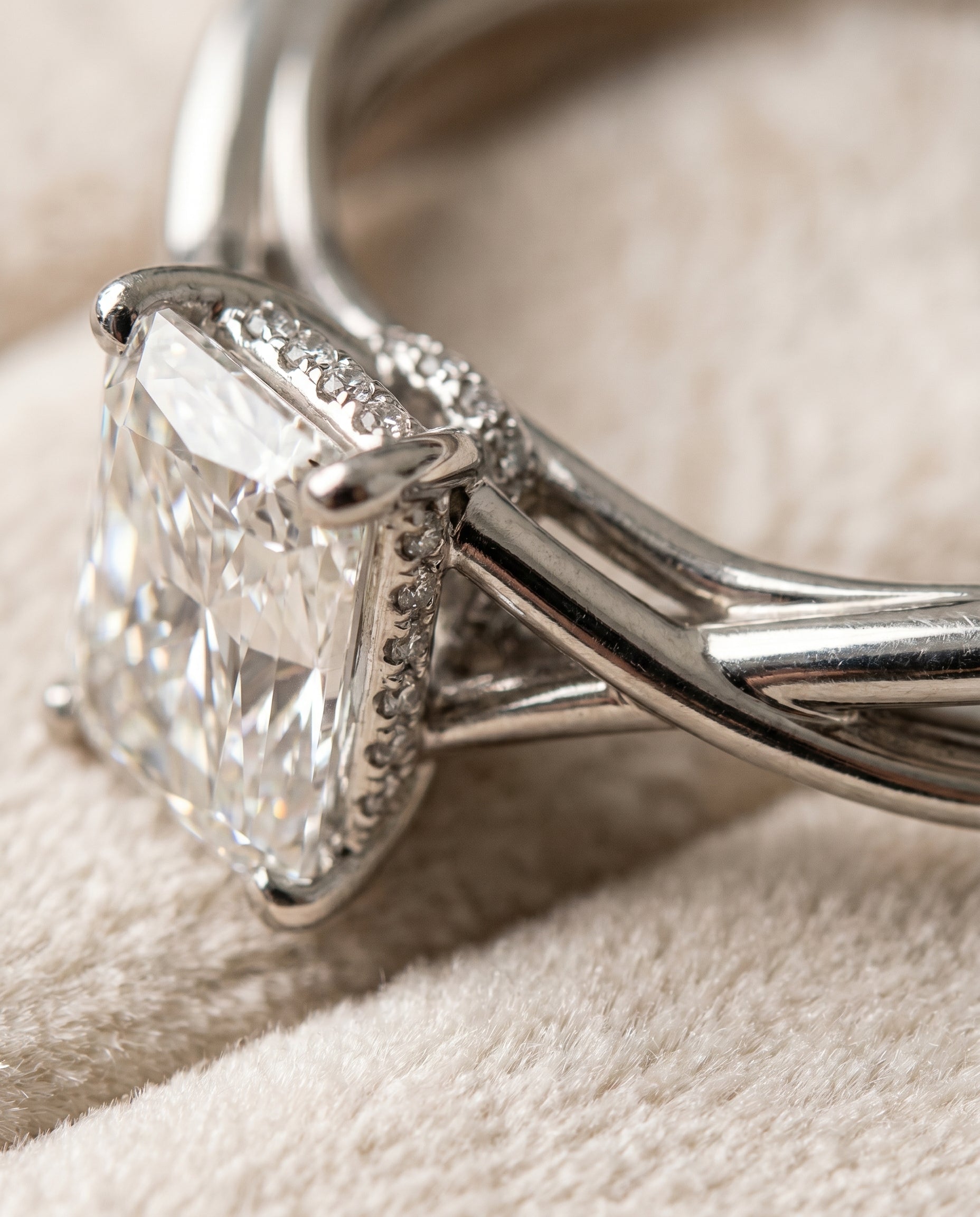 Platinum band of The Blondie radiant engagement ring setting | RockHer