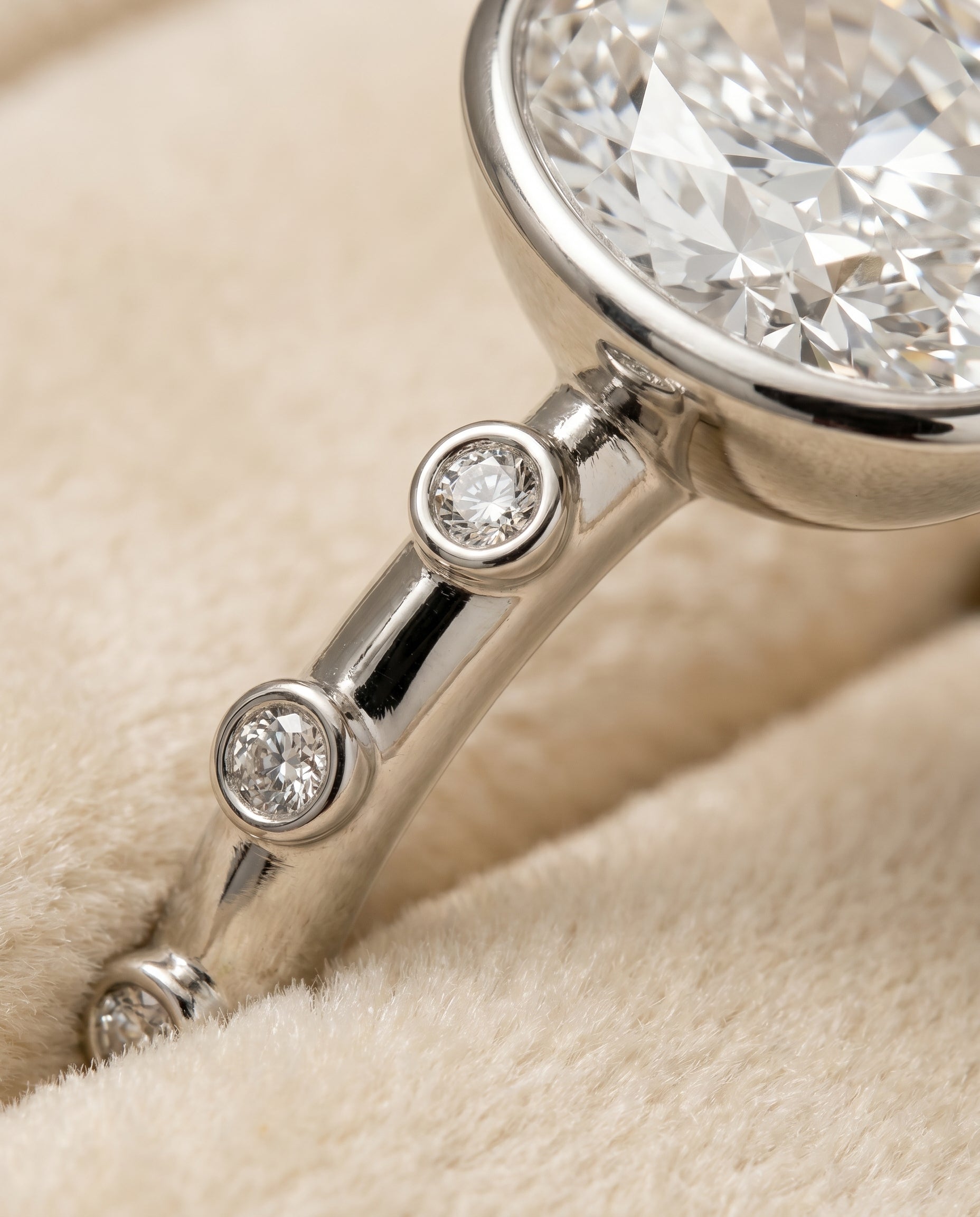 Platinum band of The Brandi oval engagement ring setting | RockHer