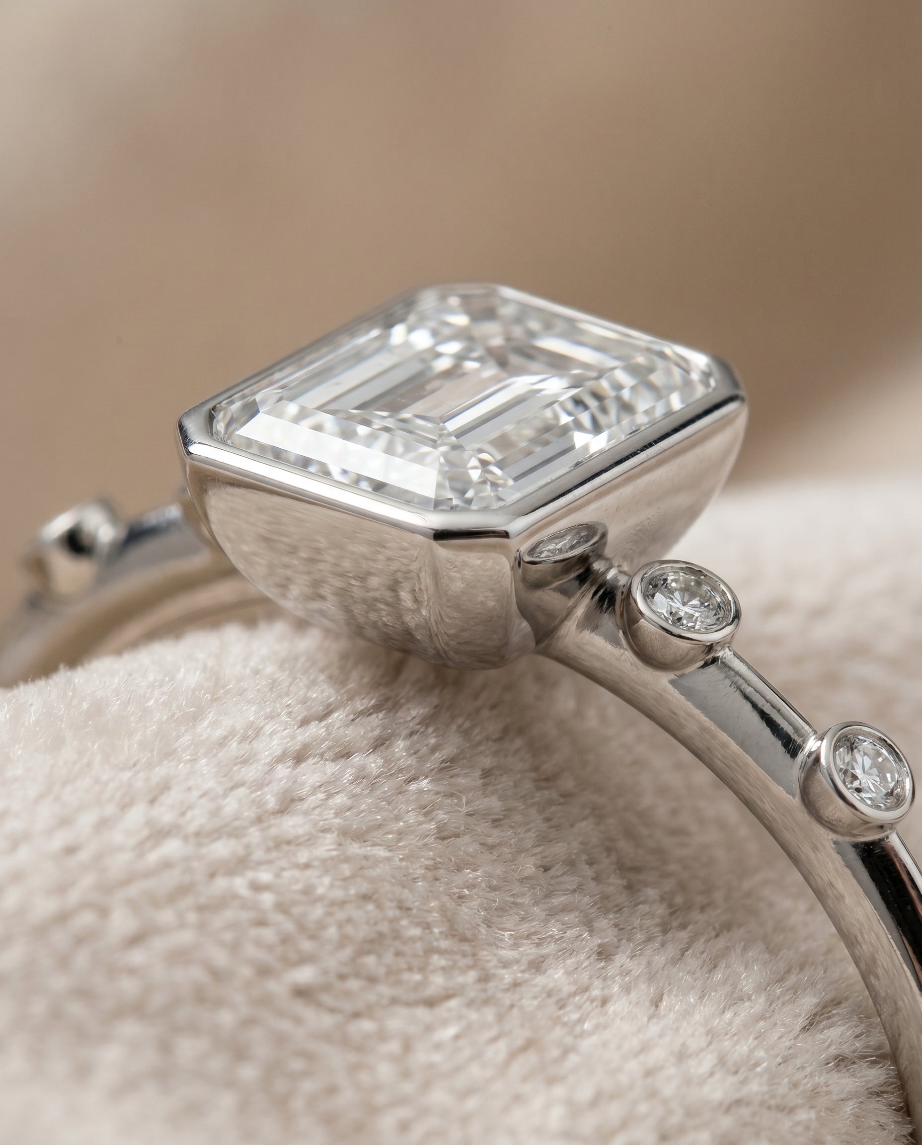 Platinum band of The Brandi radiant engagement ring setting | RockHer