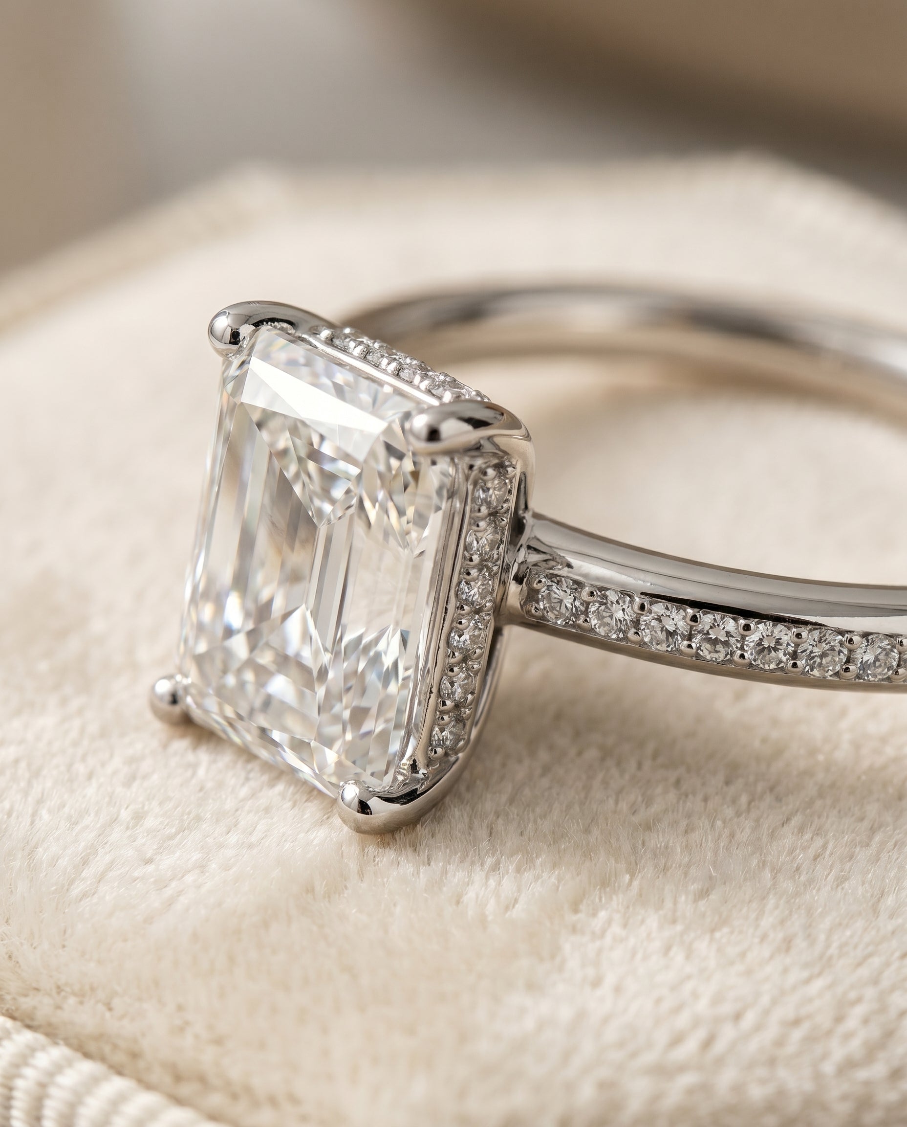 Platinum band of The Brenda radiant engagement ring setting | RockHer