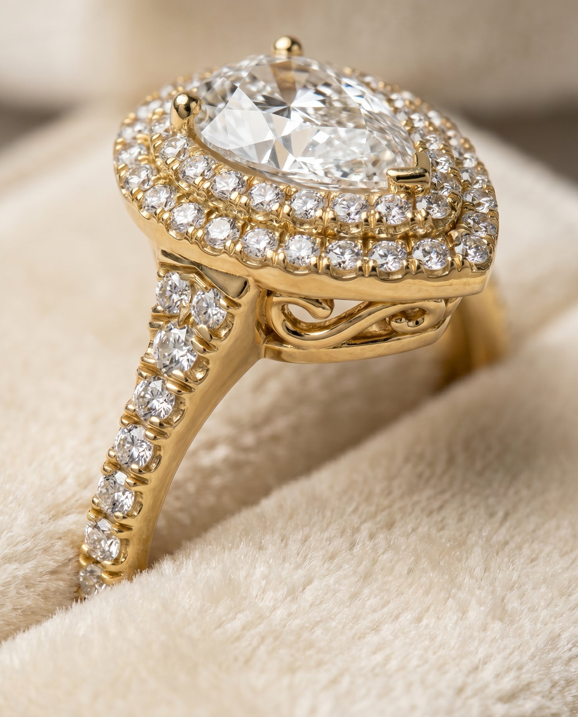18K Yellow Gold band of The Britney pear engagement ring setting | RockHer