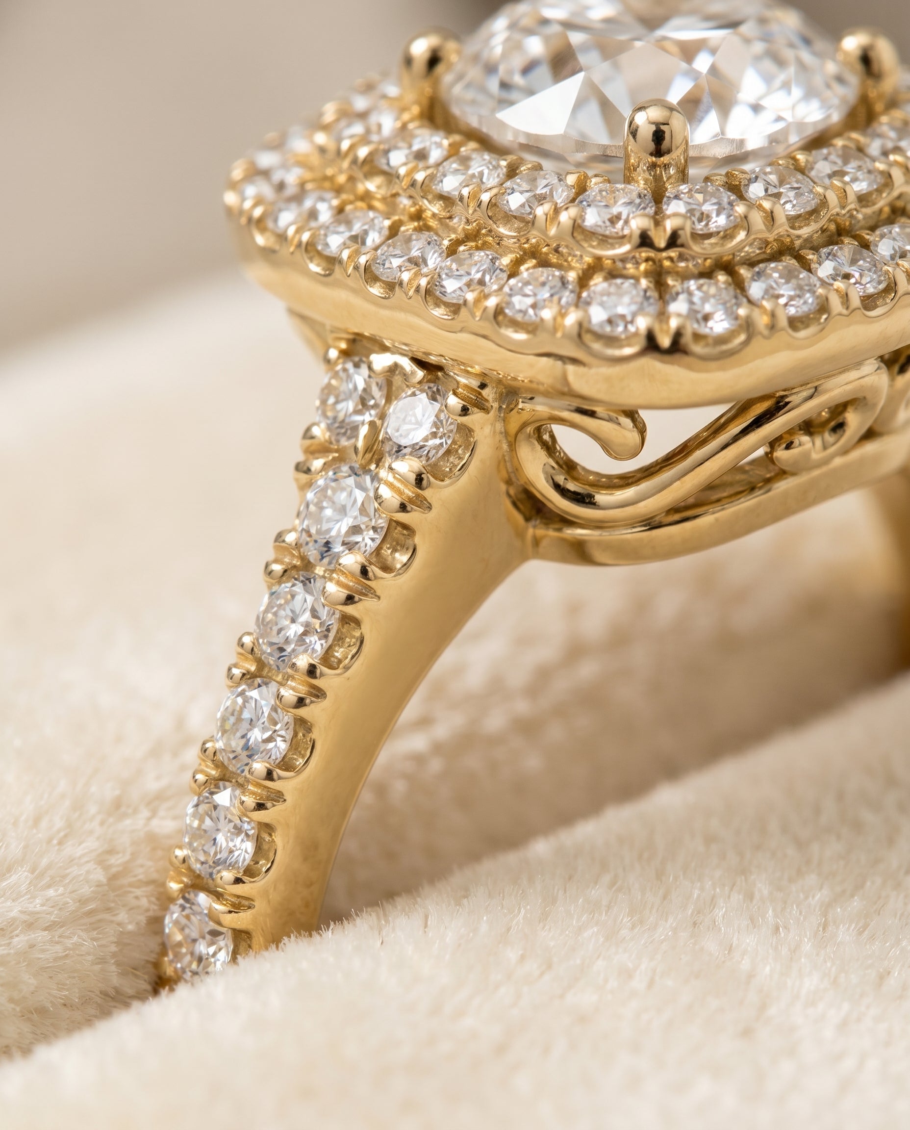 18K Yellow Gold band of The Britney round engagement ring setting | RockHer