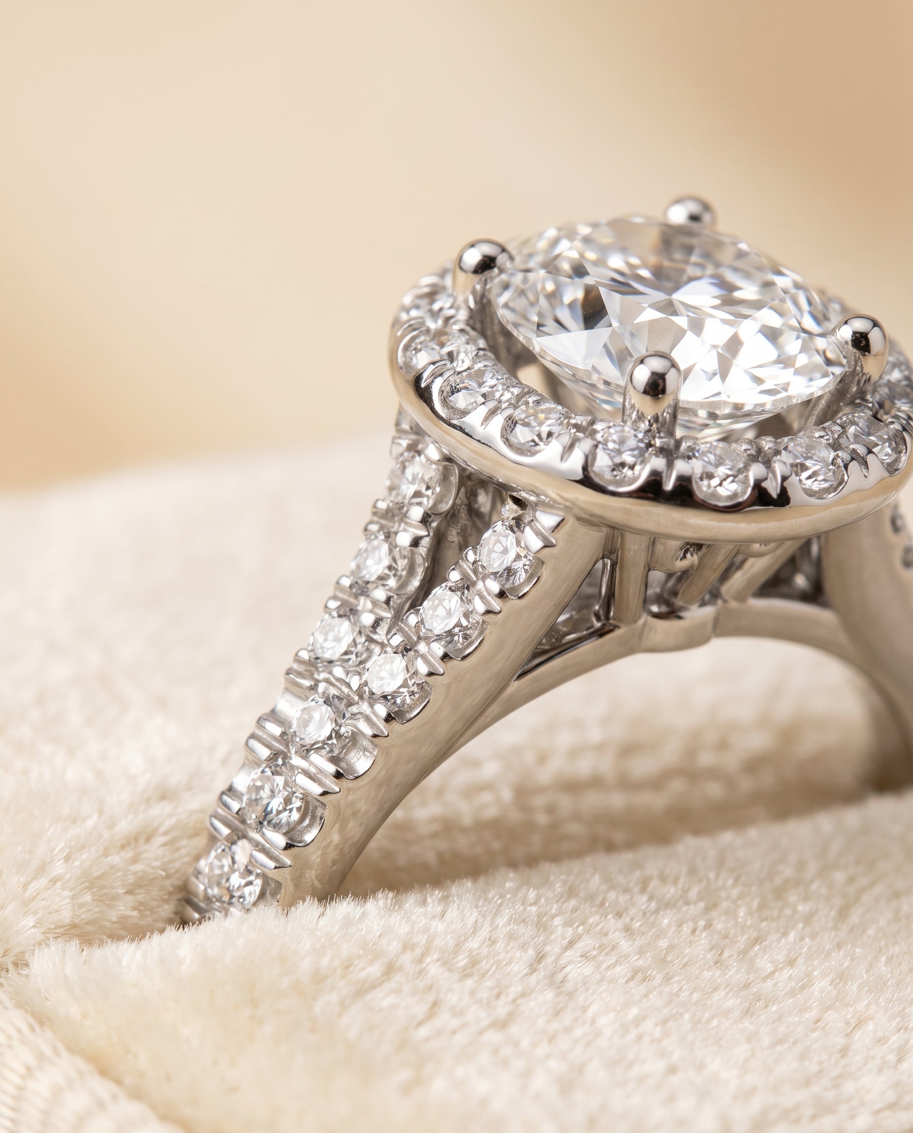 Platinum band of The Calliope oval engagement ring setting | RockHer