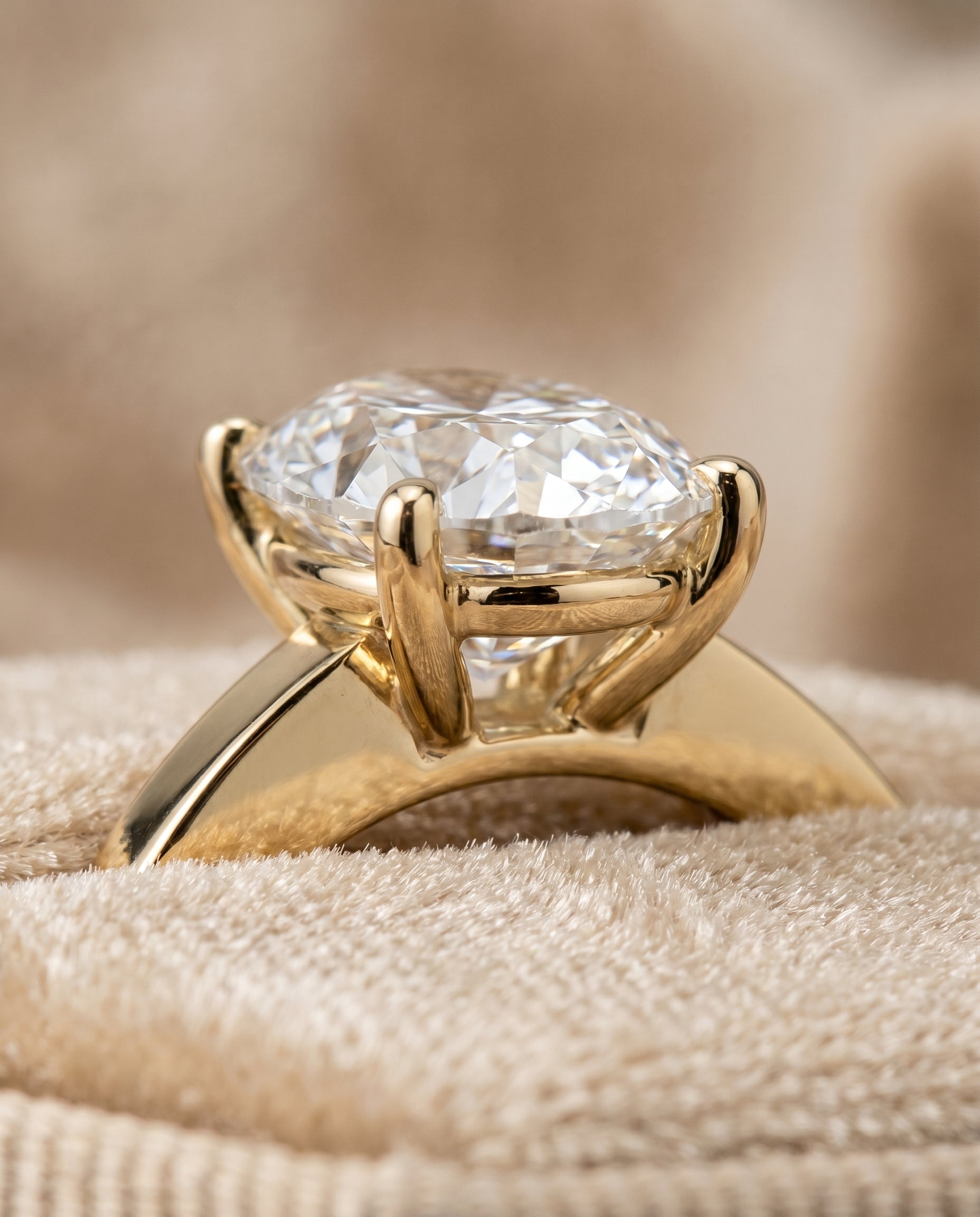 18K Yellow Gold band of The Carmen oval engagement ring setting | RockHer