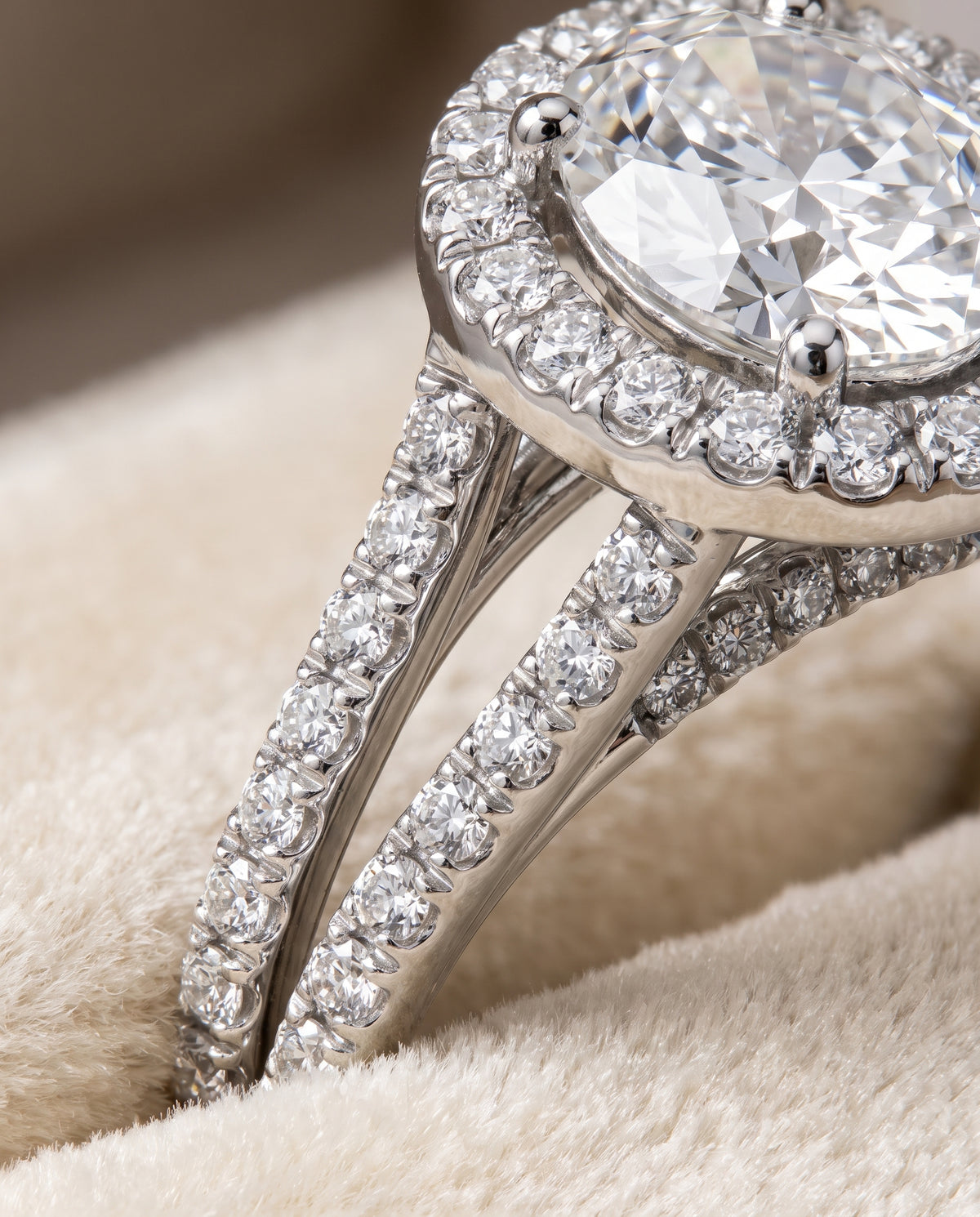 Platinum band of The Celine oval engagement ring setting | RockHer