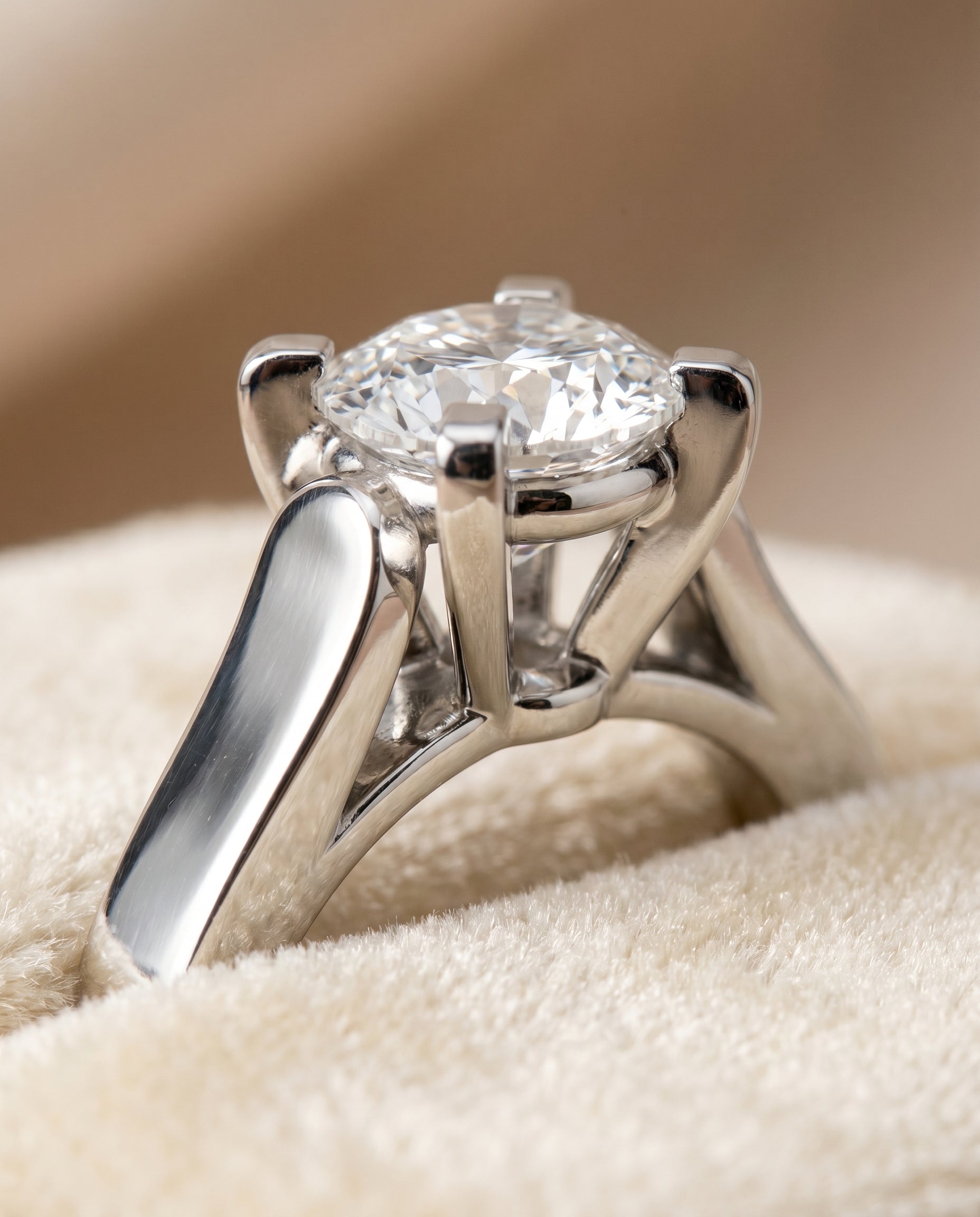 Platinum band of The Charlotte cushion engagement ring setting | RockHer