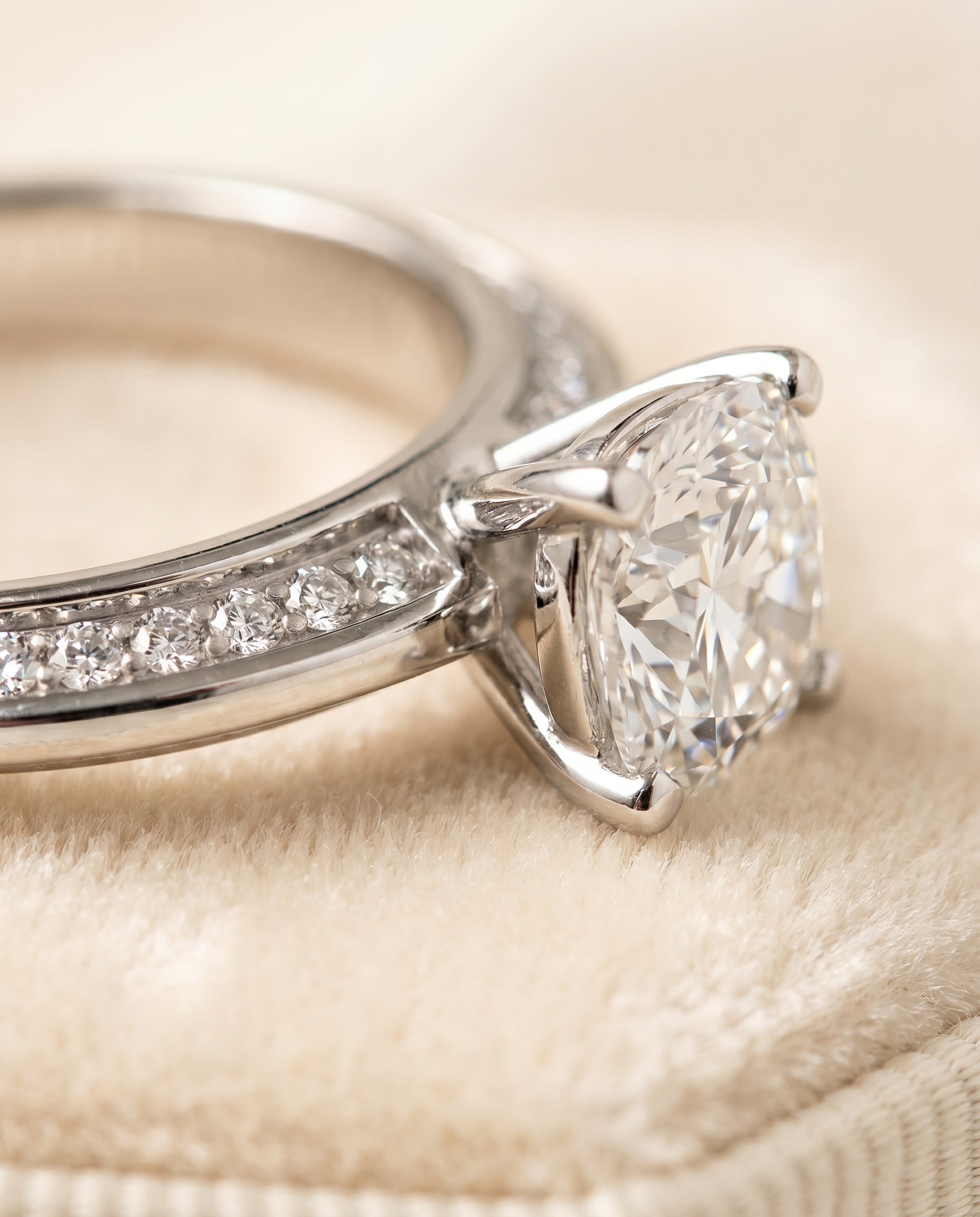 Clover Select Knife Edge Pavé Cushion Cut Lab Diamond Engagement Ring in 18K White Gold, detail view | RockHer