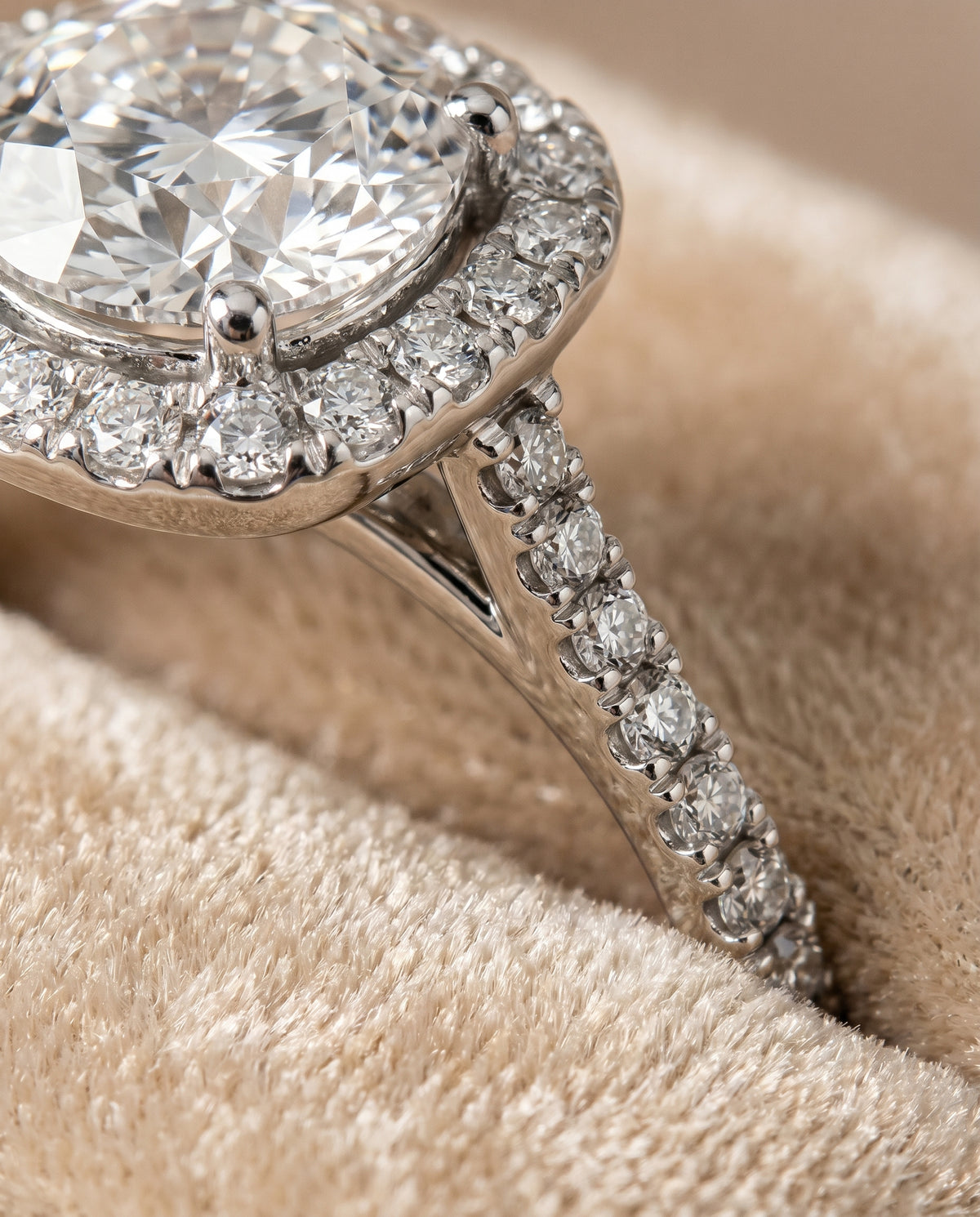 18K White Gold band of The Cosette round engagement ring setting | RockHer
