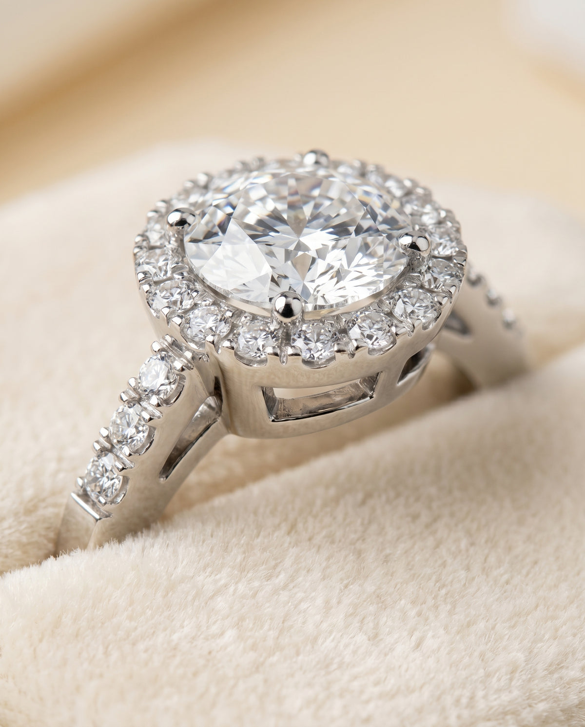 18K White Gold band of The Crimson round engagement ring setting | RockHer