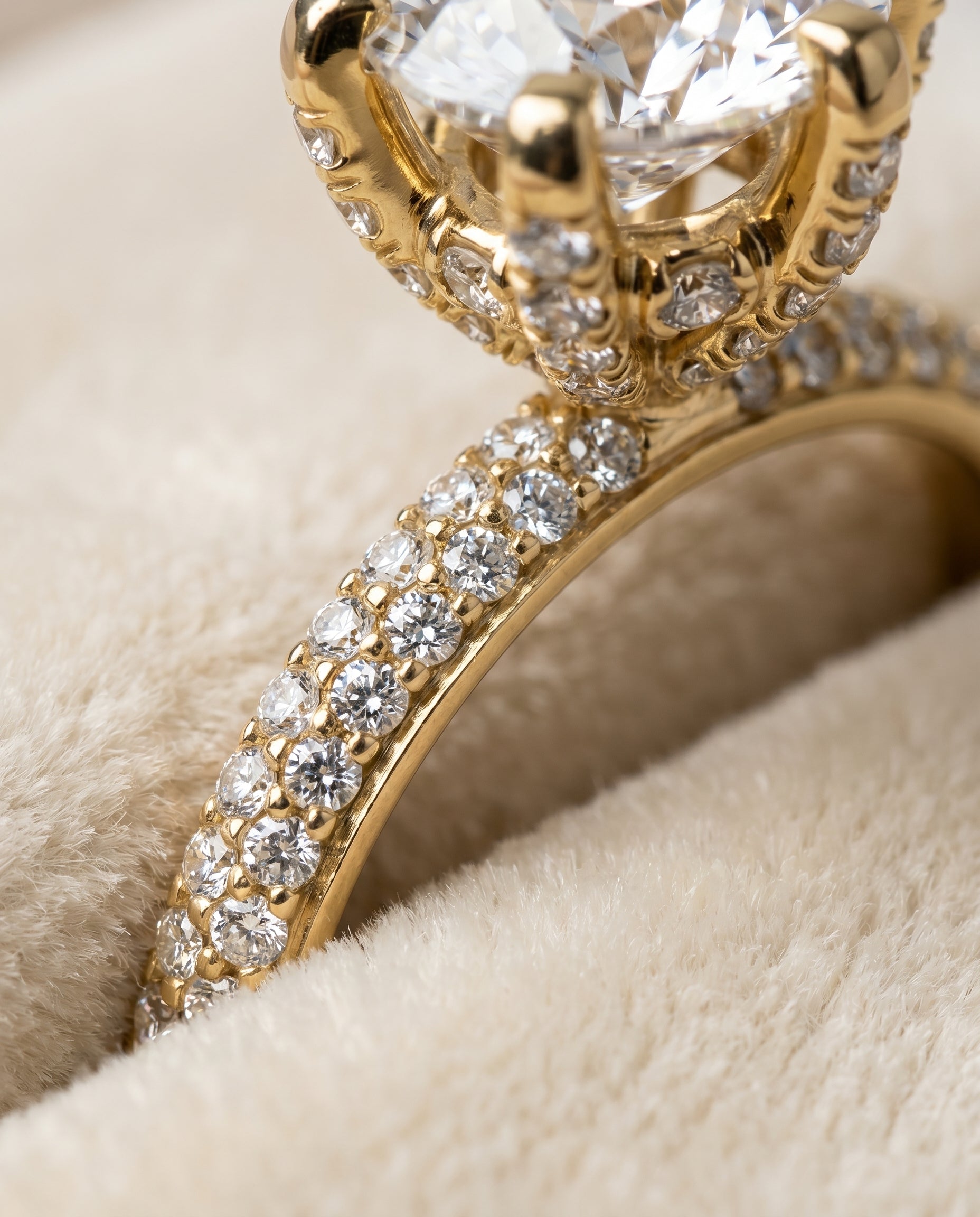 18K Yellow Gold band of The Daisy cushion engagement ring setting | RockHer