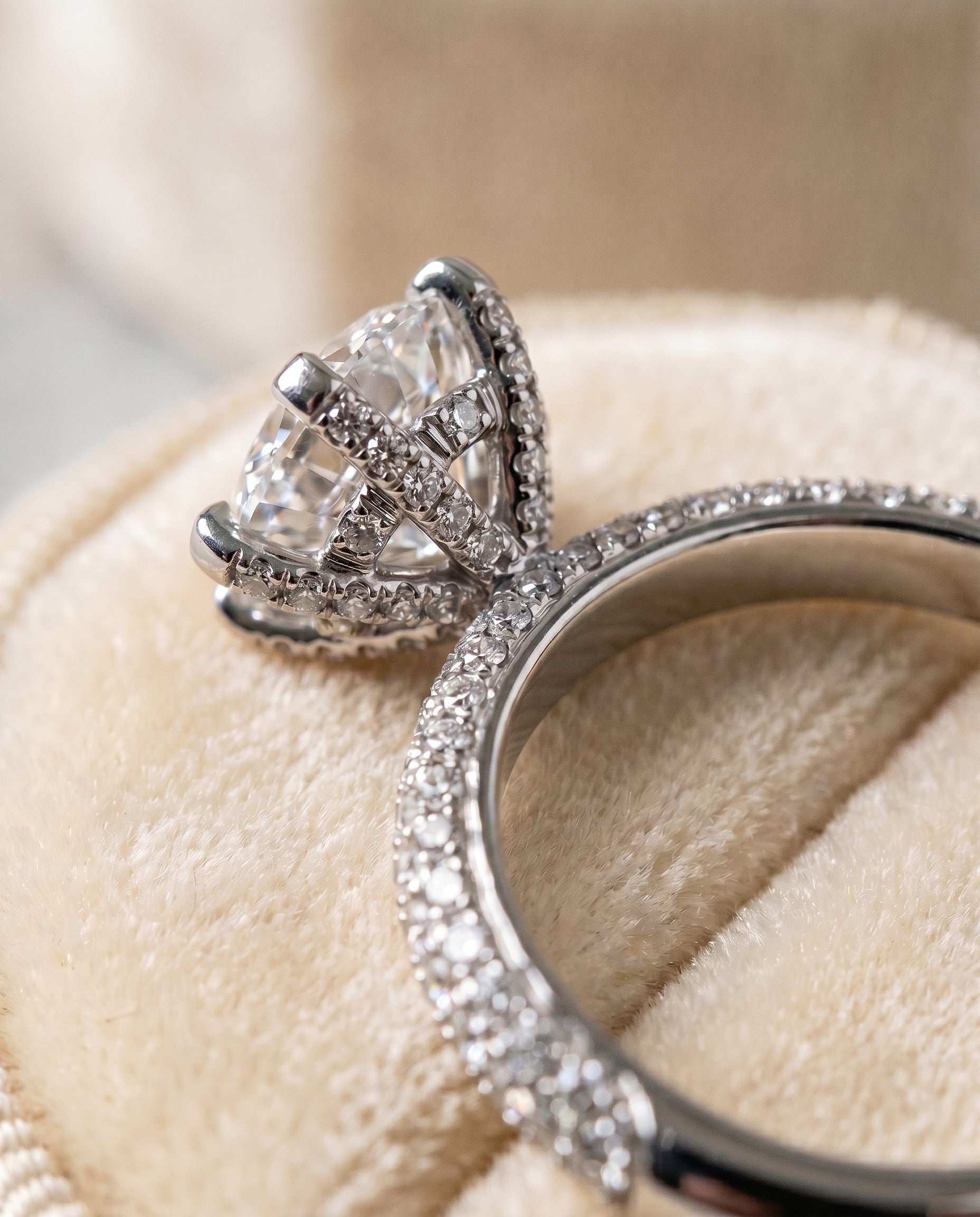 18K White Gold band of The Daisy oval engagement ring setting | RockHer
