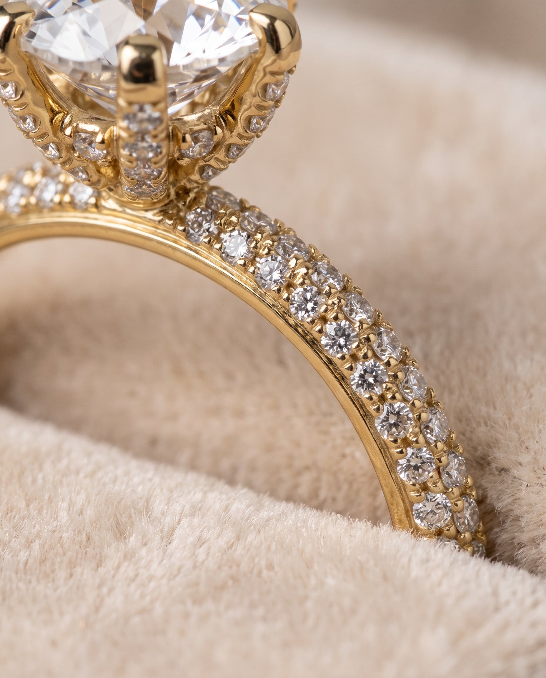 18K Yellow Gold band of The Daisy round engagement ring setting | RockHer