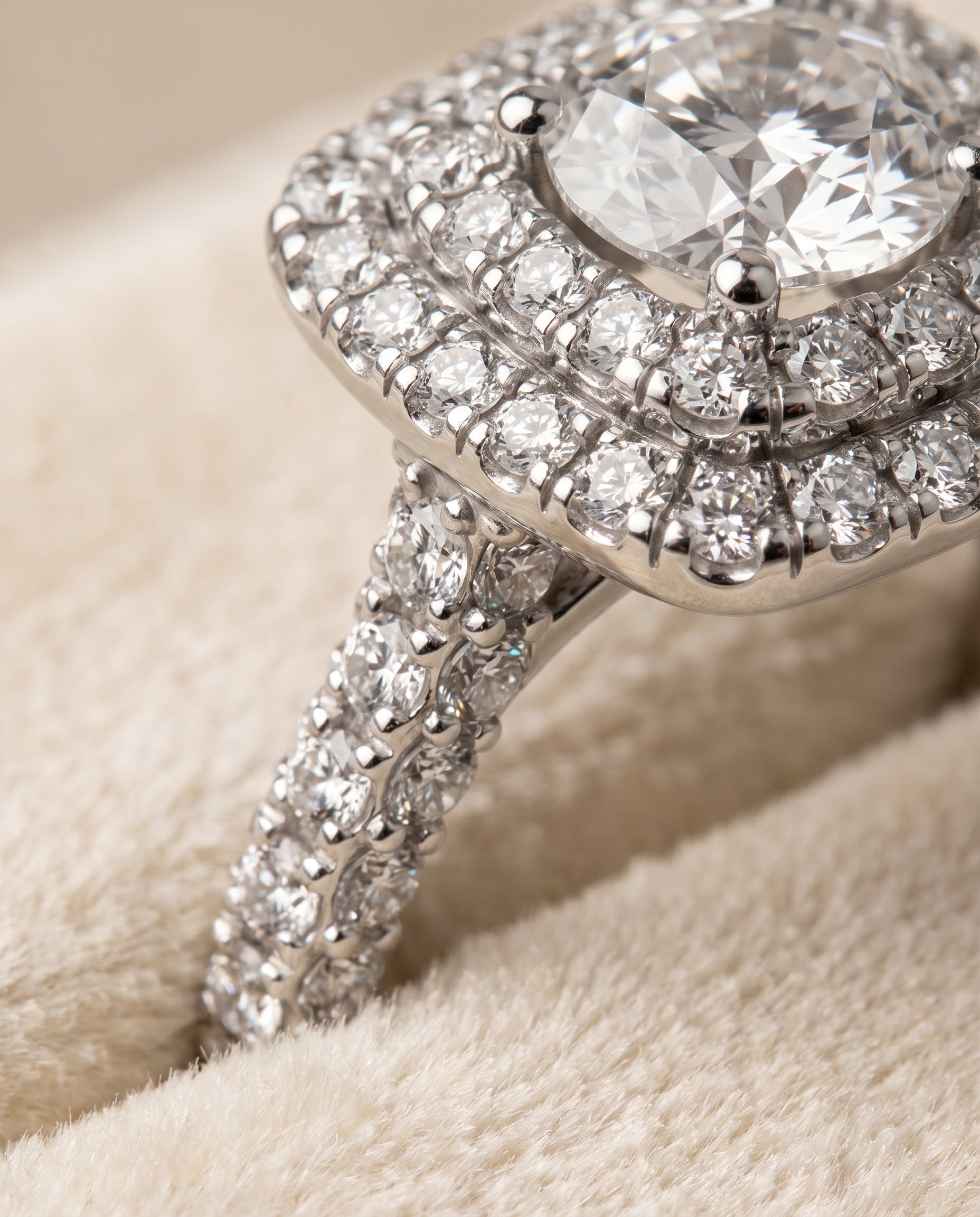 Platinum band of The Dinah round engagement ring setting | RockHer