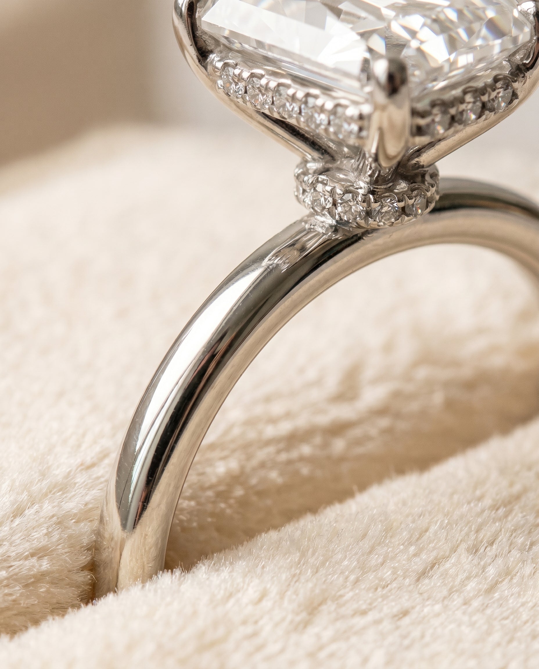 Platinum band of The Dolly radiant engagement ring setting | RockHer