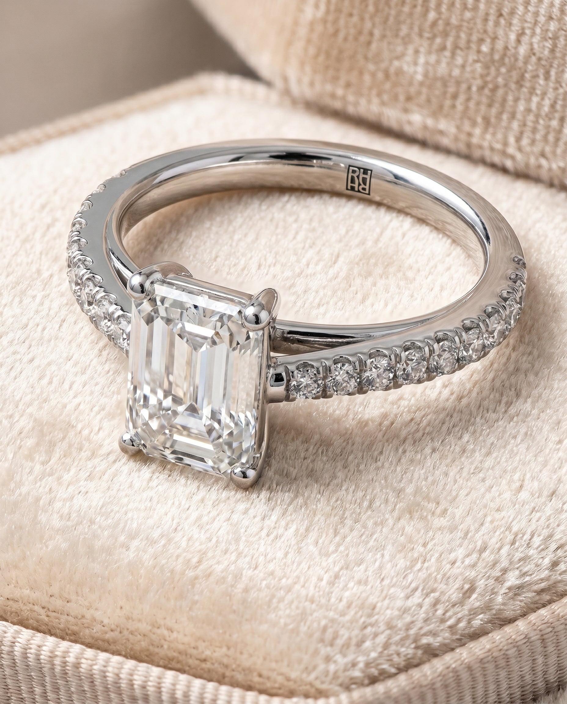 Platinum band of The Donna emerald engagement ring setting | RockHer