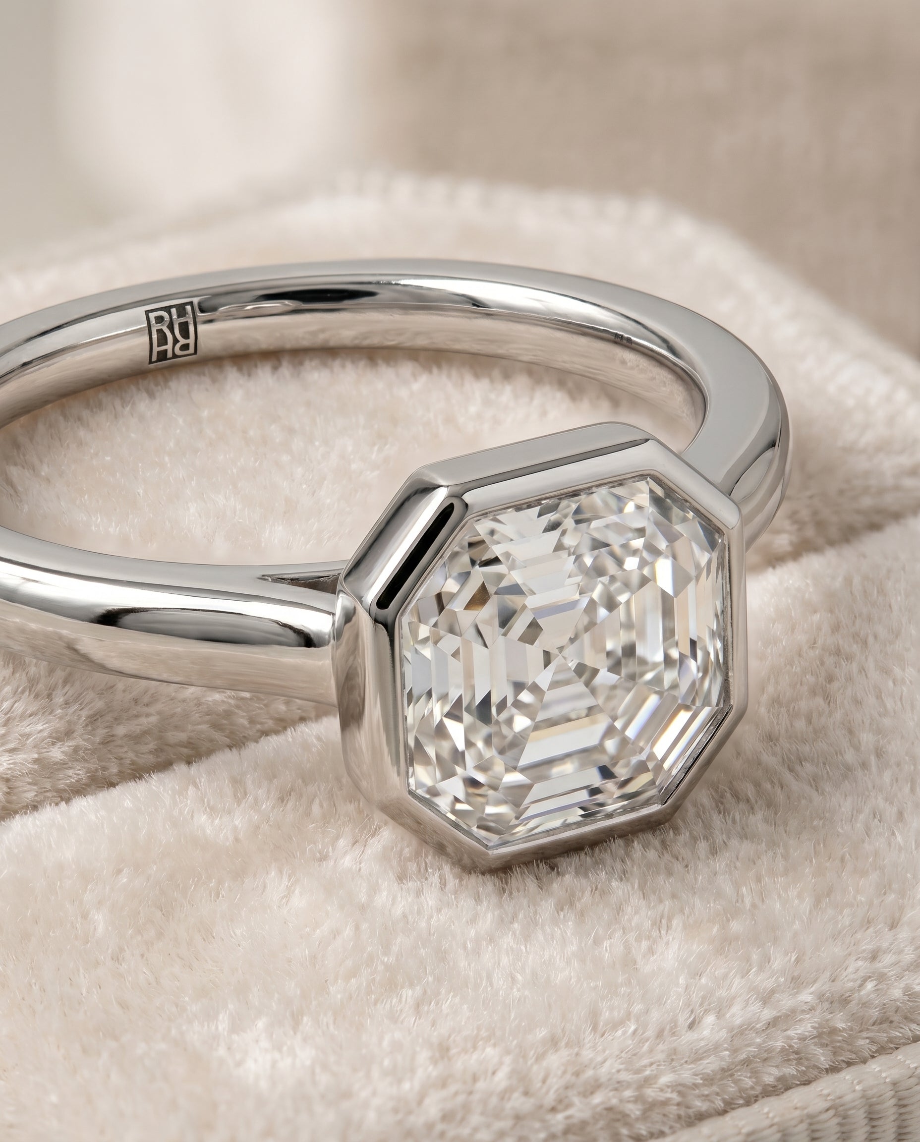 Platinum band of The Duran asscher engagement ring setting | RockHer