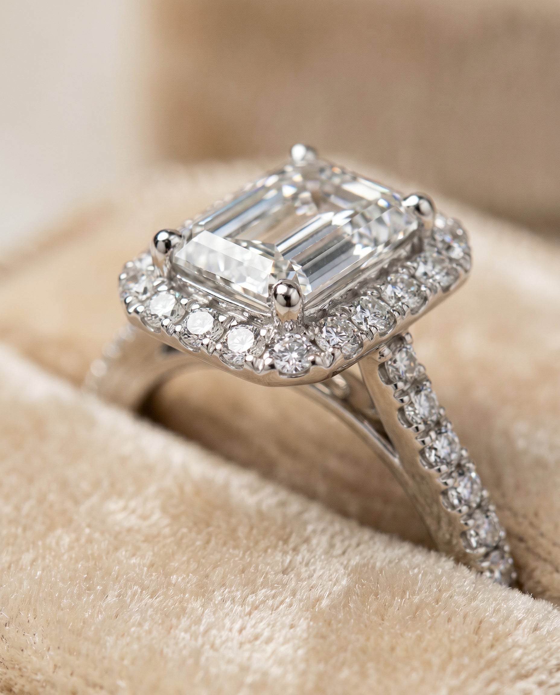 Platinum band of The Dylan emerald engagement ring setting | RockHer