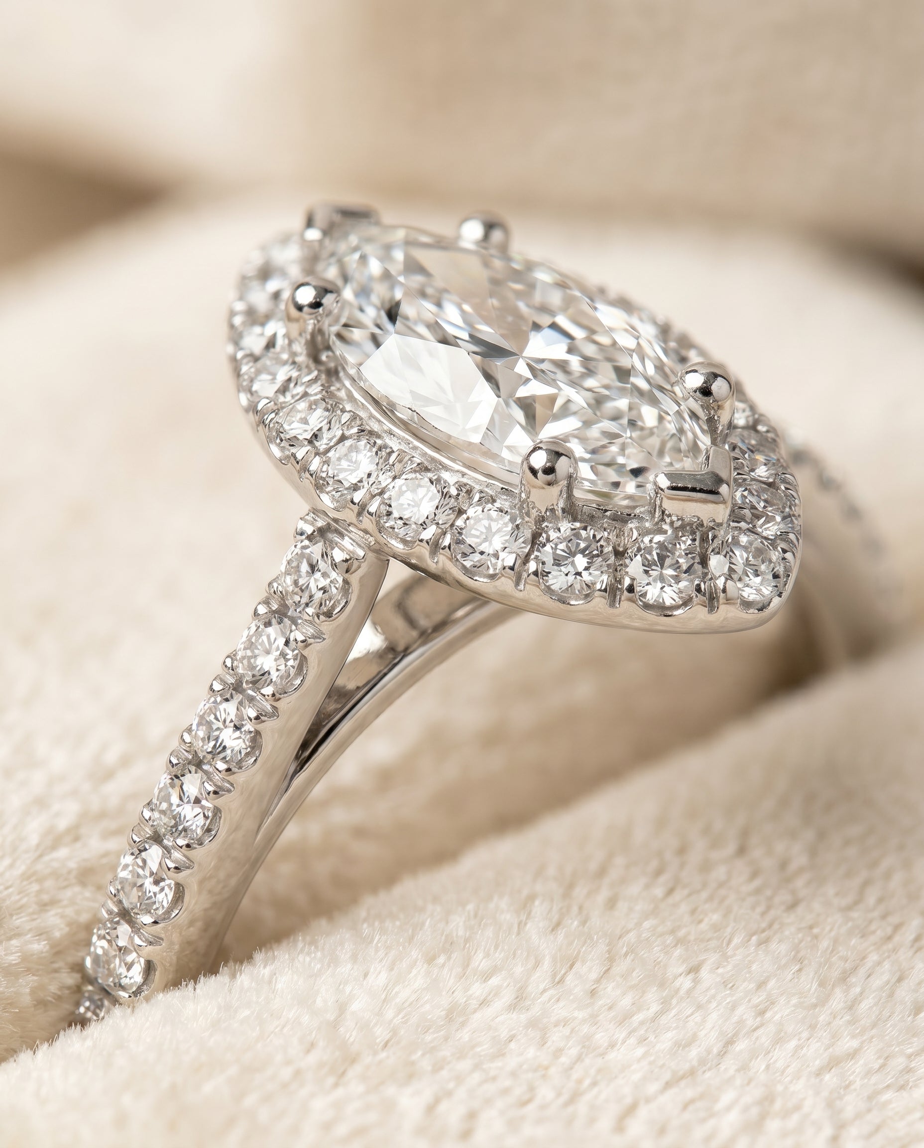 Platinum band of The Dylan marquise engagement ring setting | RockHer