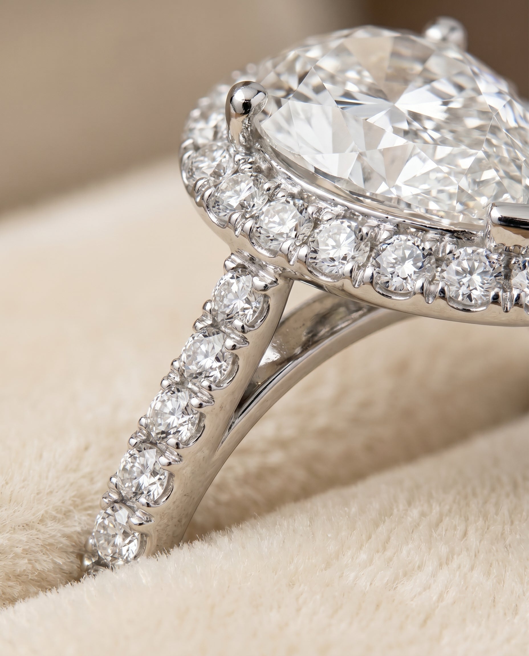 Platinum band of The Dylan pear engagement ring setting | RockHer