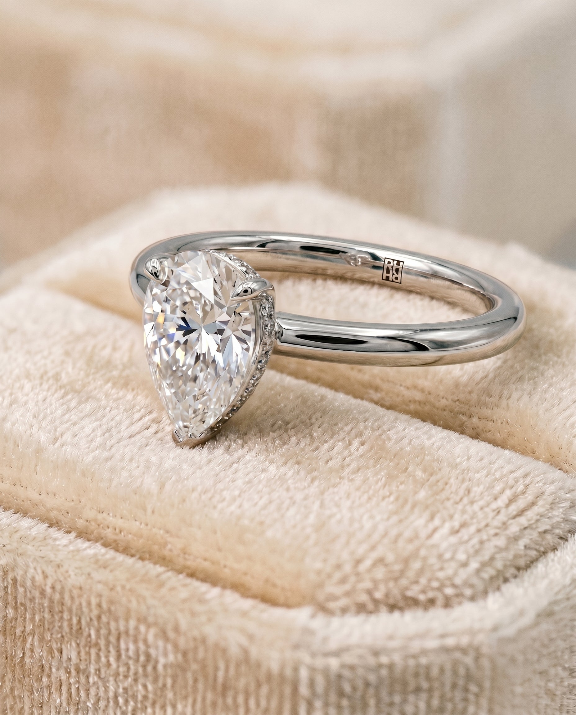 Platinum band of The Eartha princess engagement ring setting | RockHer