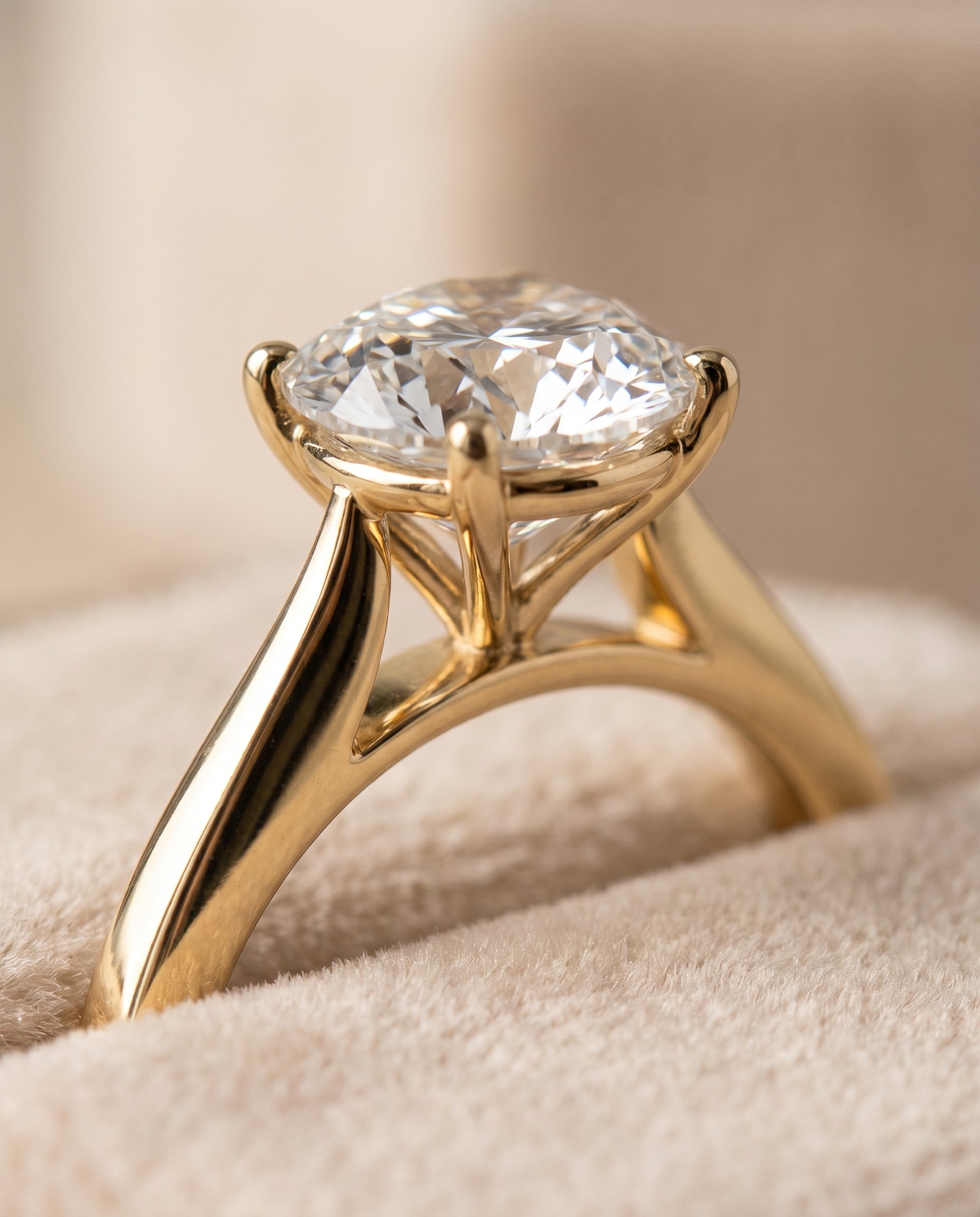 18K Yellow Gold band of The Elena round engagement ring setting | RockHer