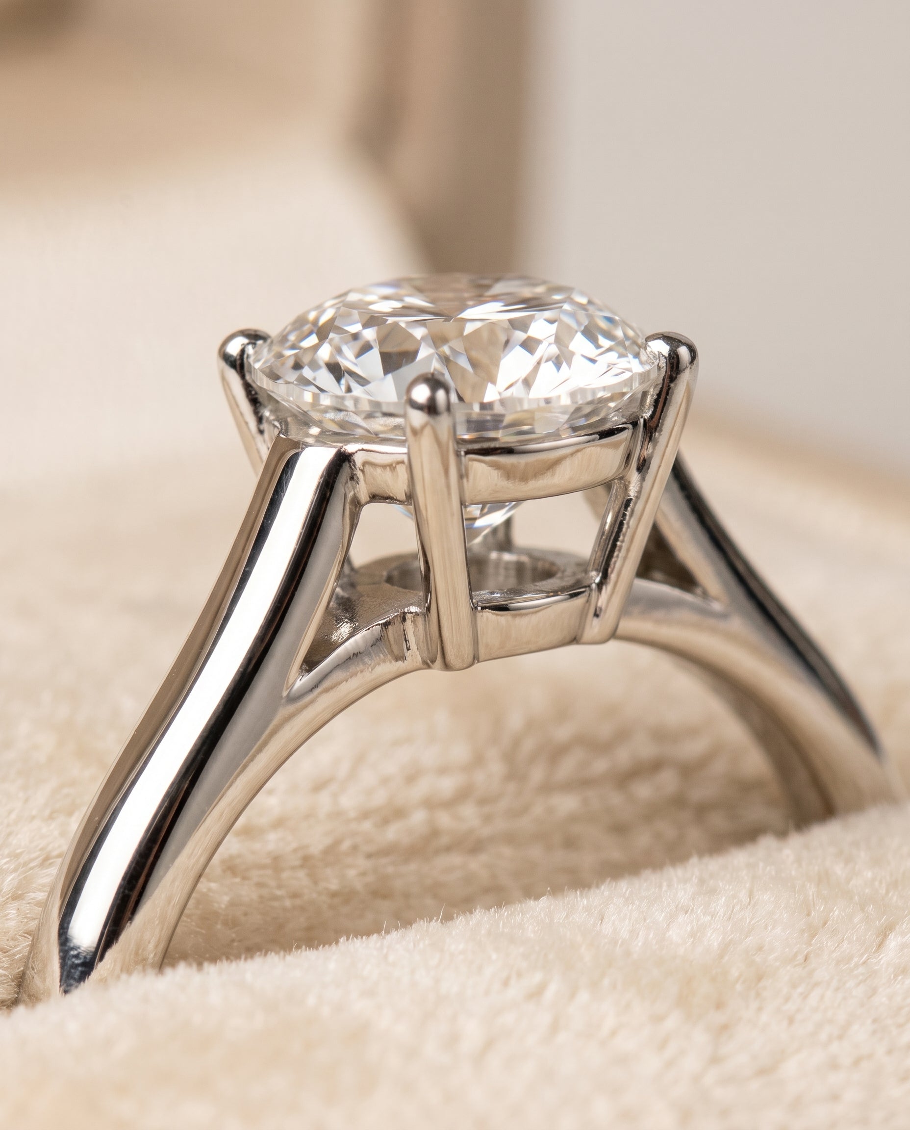 Platinum band of The Ellie round engagement ring setting | RockHer