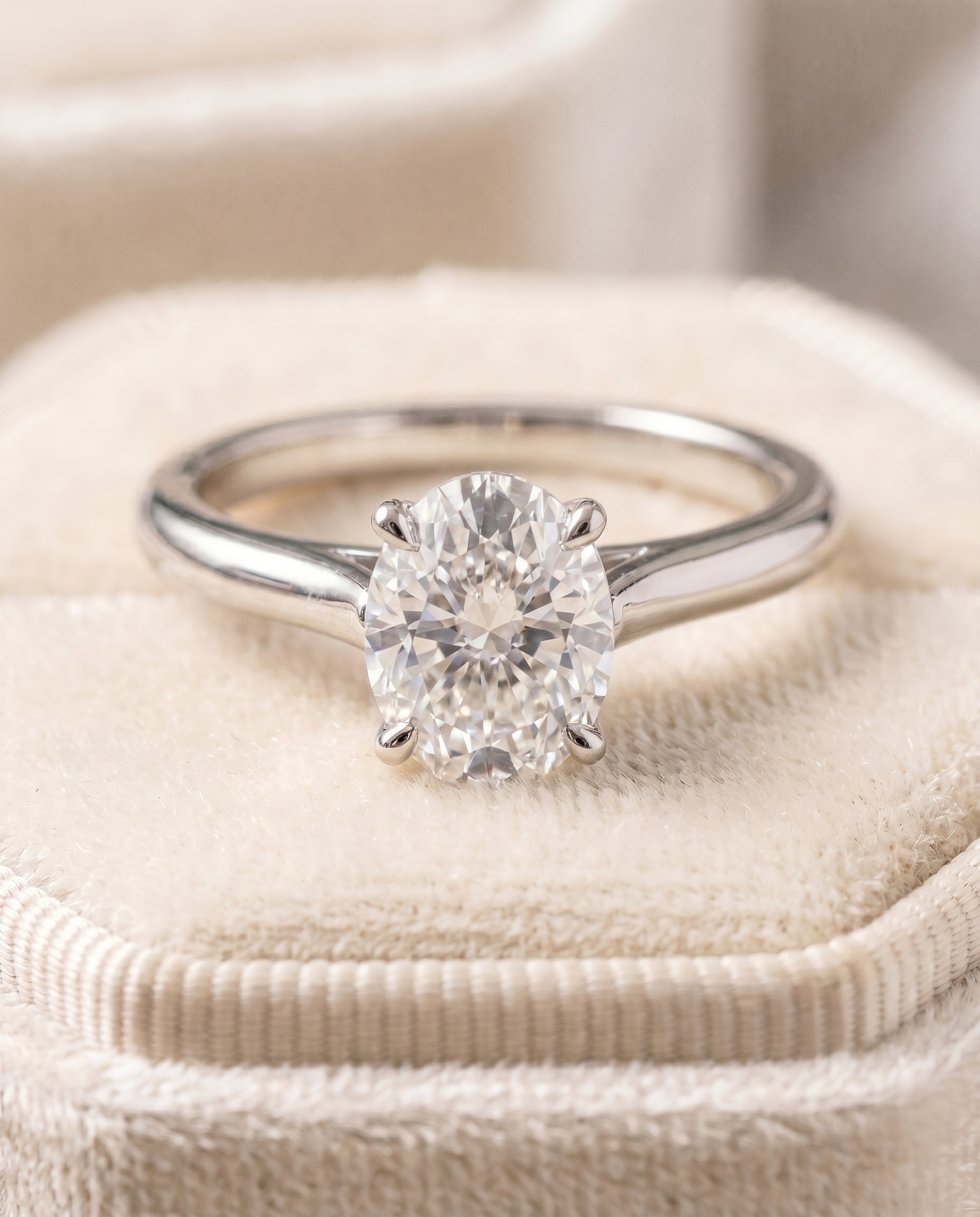 Platinum band of The Ellie oval engagement ring setting | RockHer