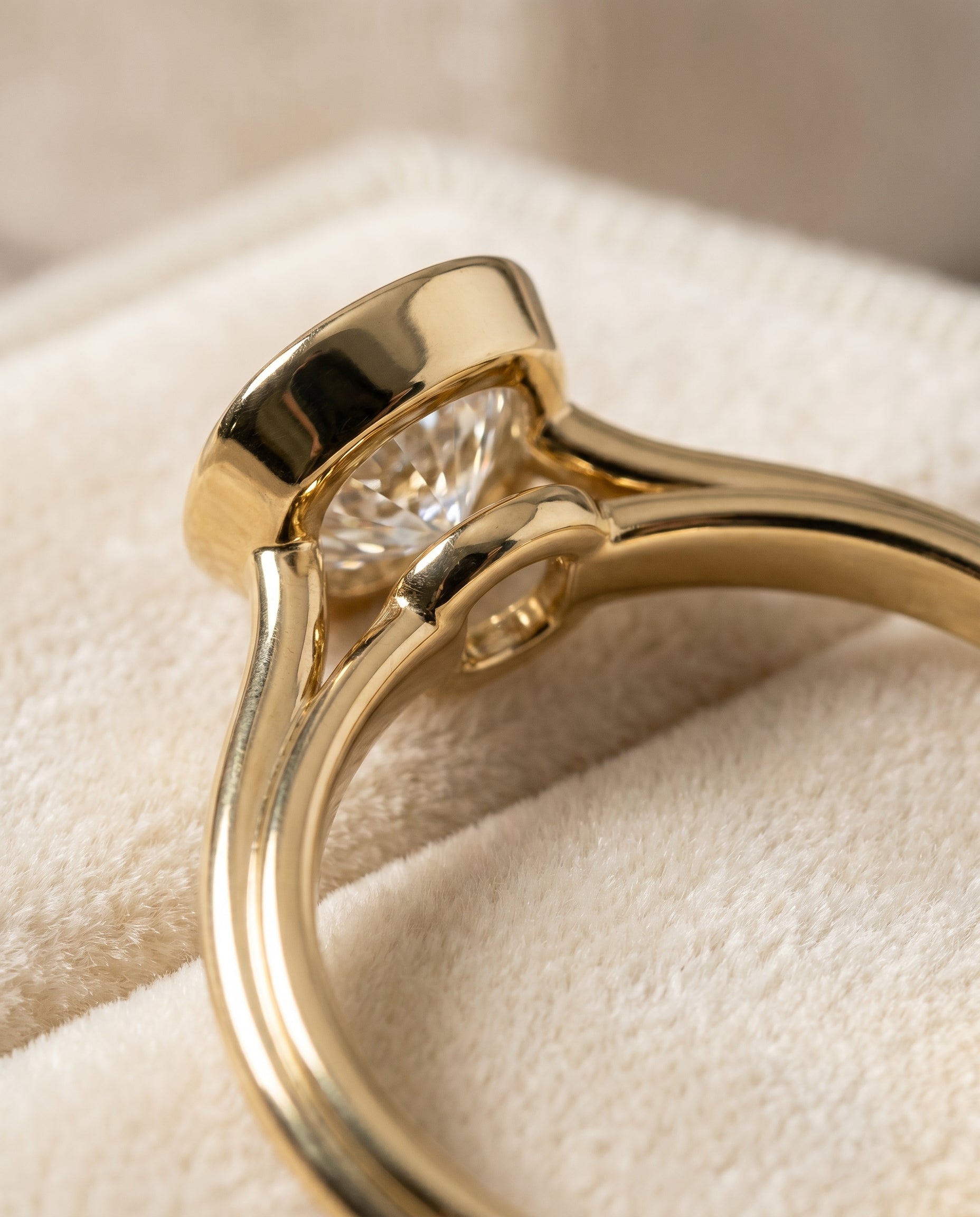 18K Yellow Gold band of The Hayley cushion engagement ring setting | RockHer