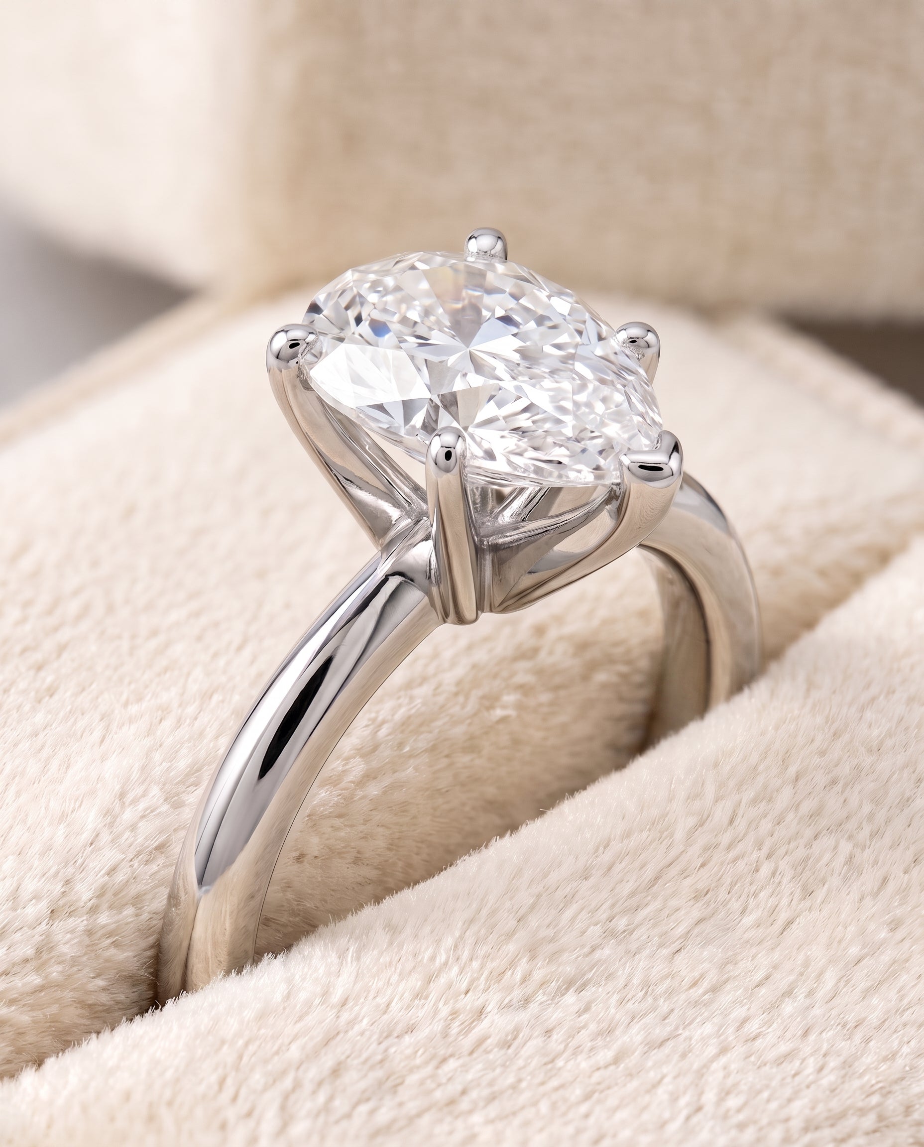 Platinum band of The Isolde pear engagement ring setting | RockHer