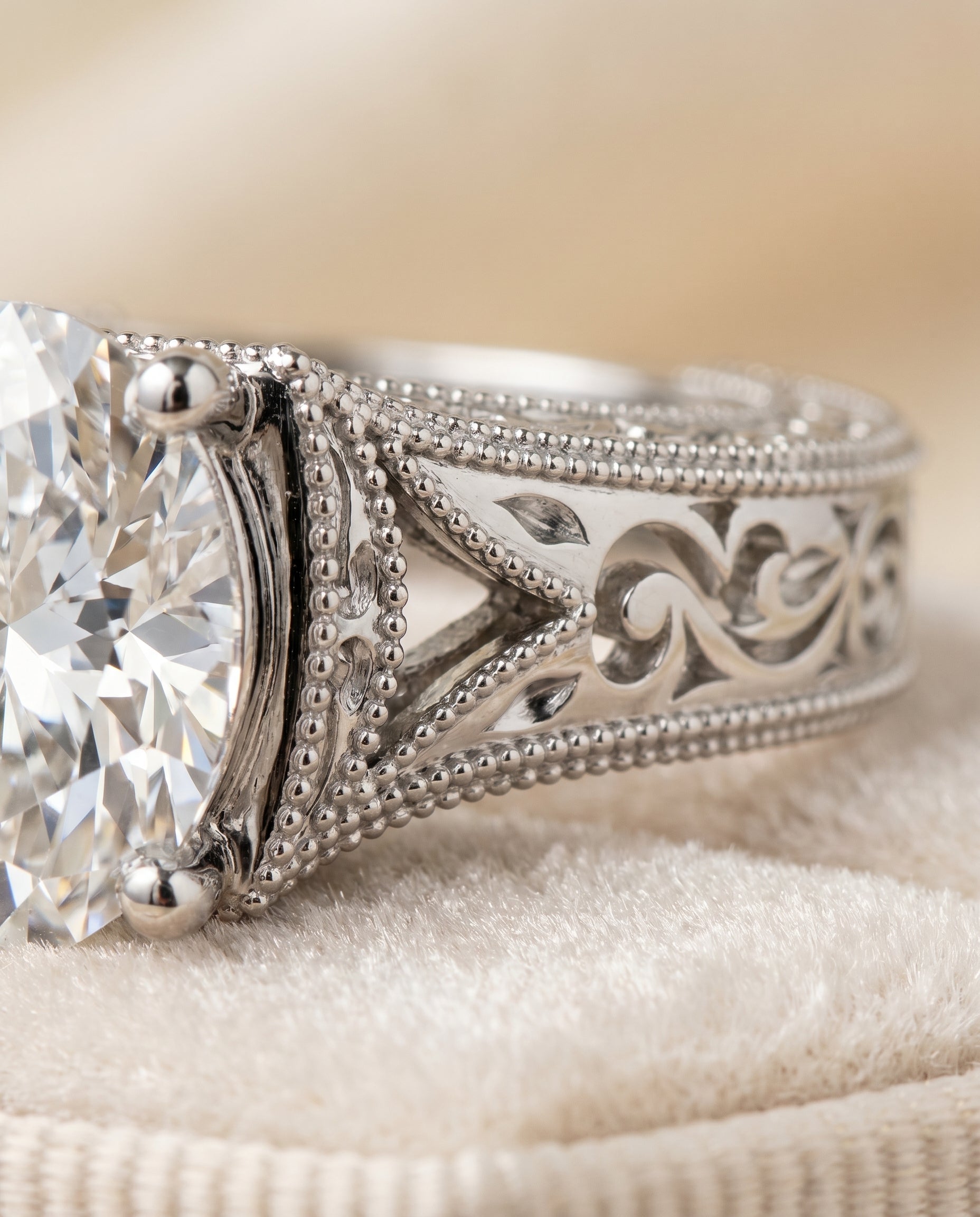 Platinum band of The Janis oval engagement ring setting | RockHer