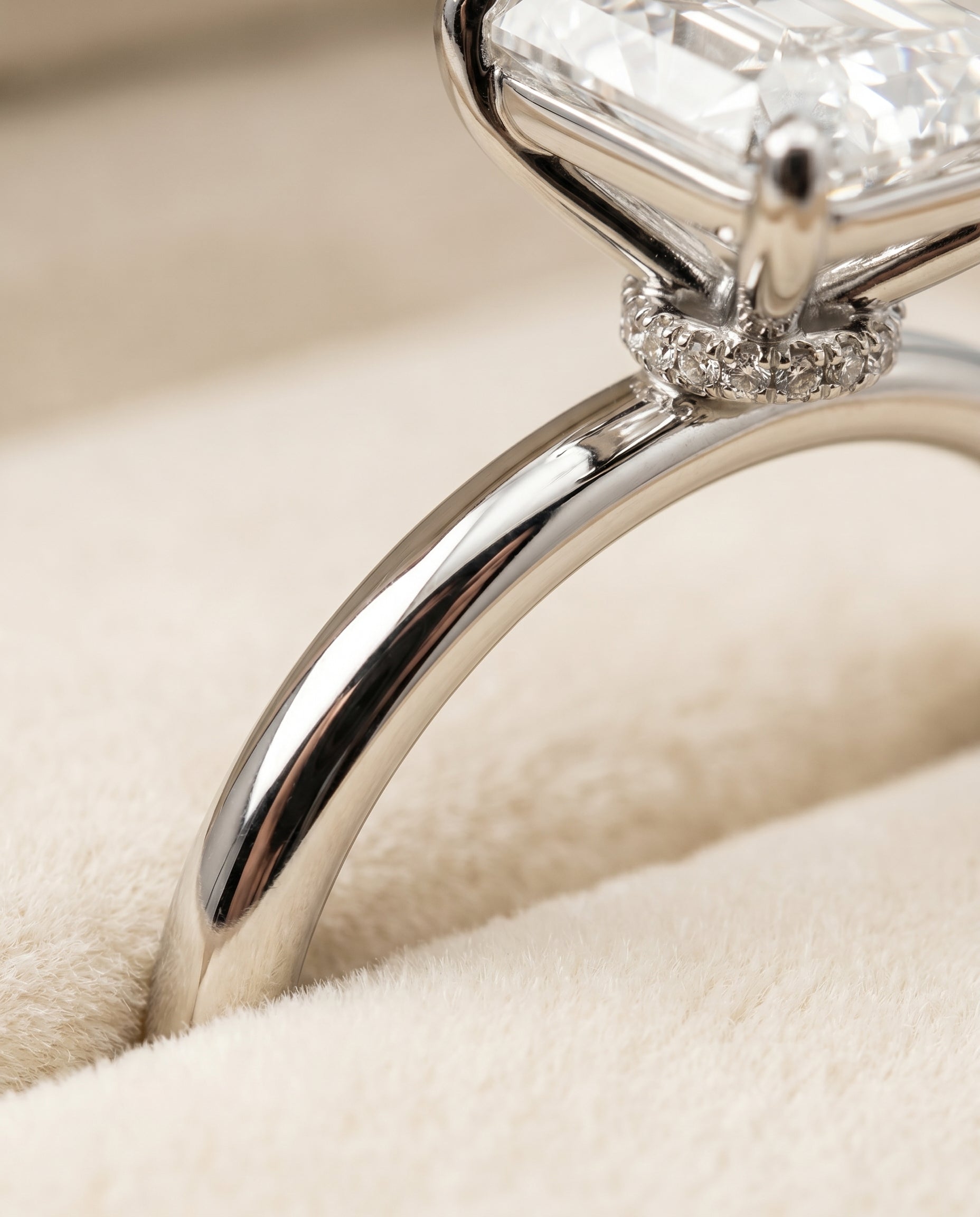Platinum band of The Joni radiant engagement ring setting | RockHer