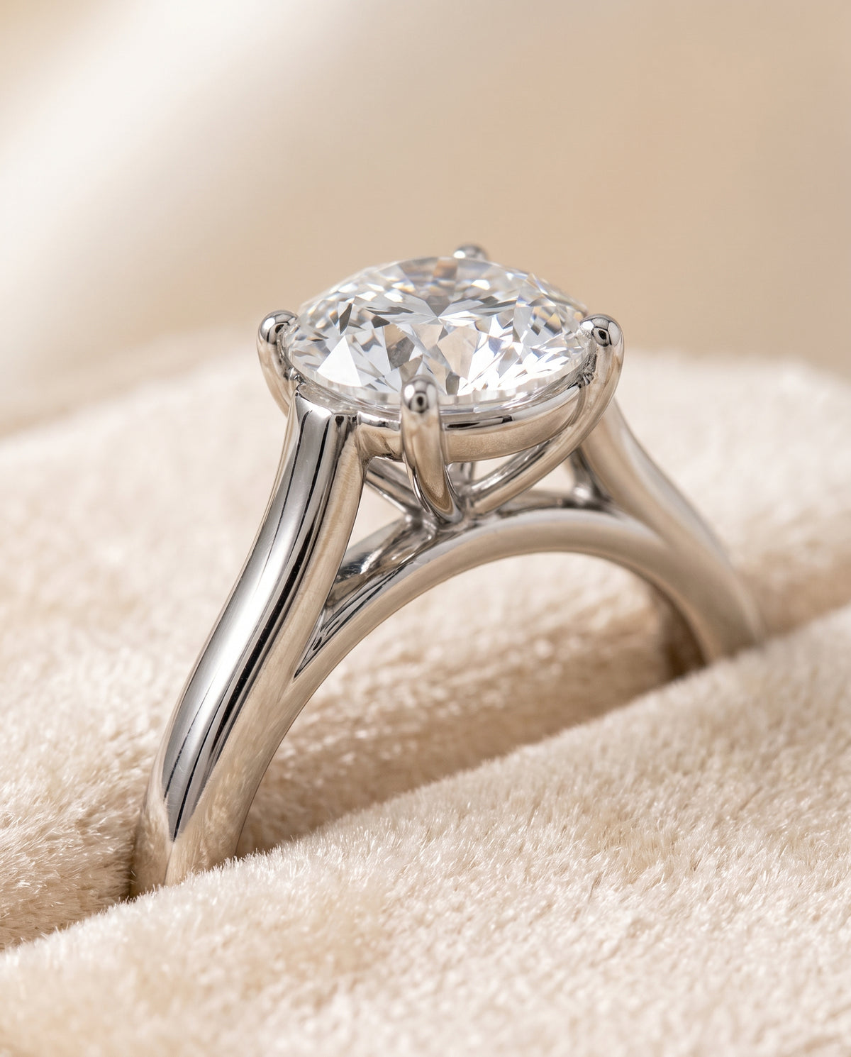 Platinum band of The Juliette round engagement ring setting | RockHer