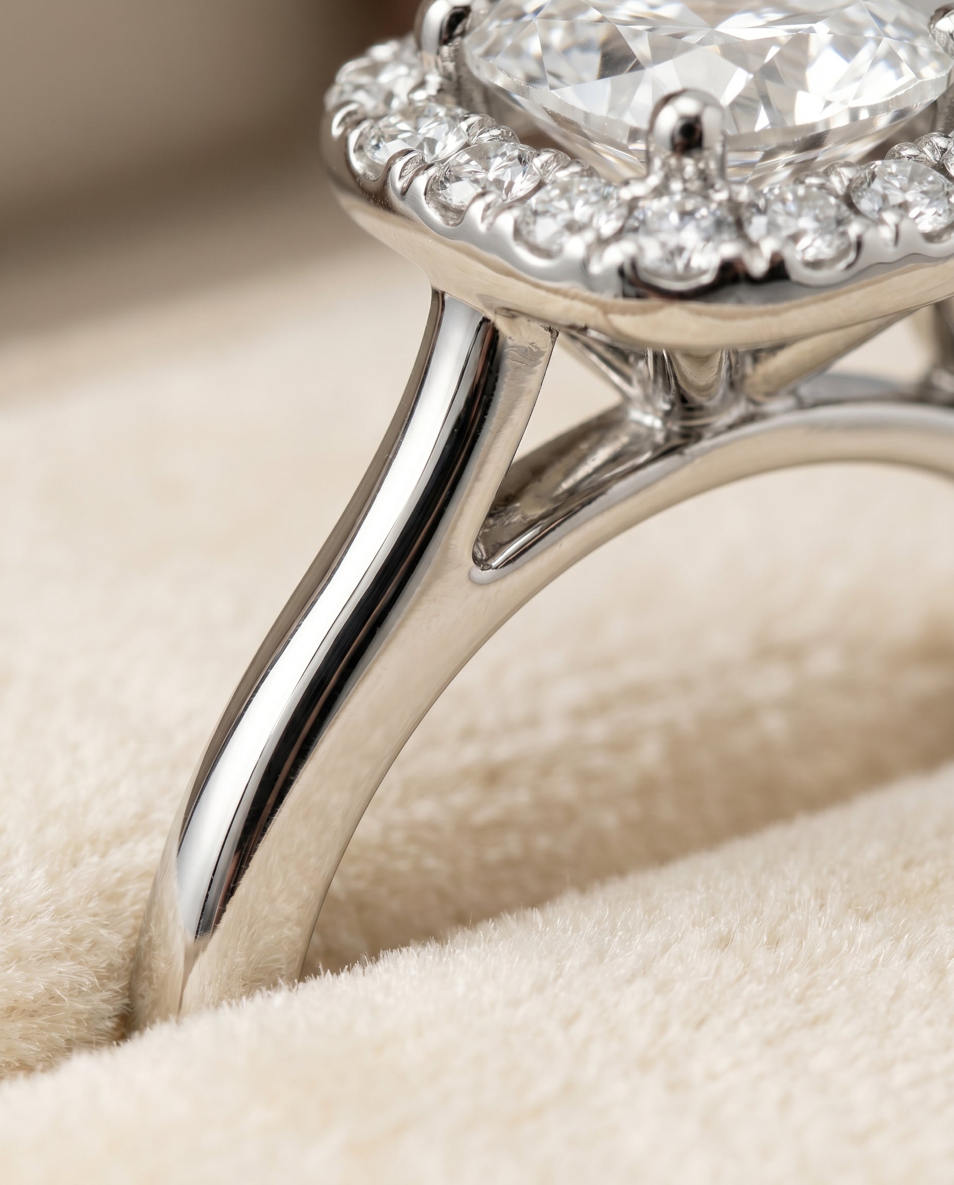 Platinum band of The Kate cushion engagement ring setting | RockHer