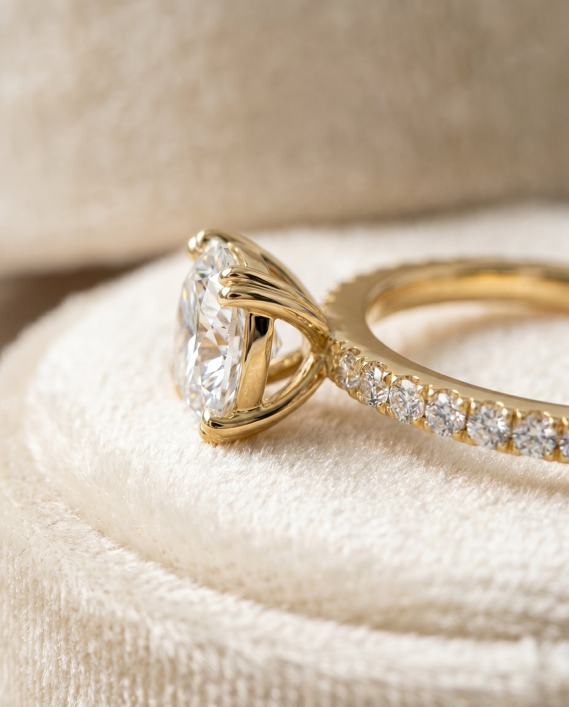 18K Yellow Gold band of The Kelly cushion engagement ring setting | RockHer