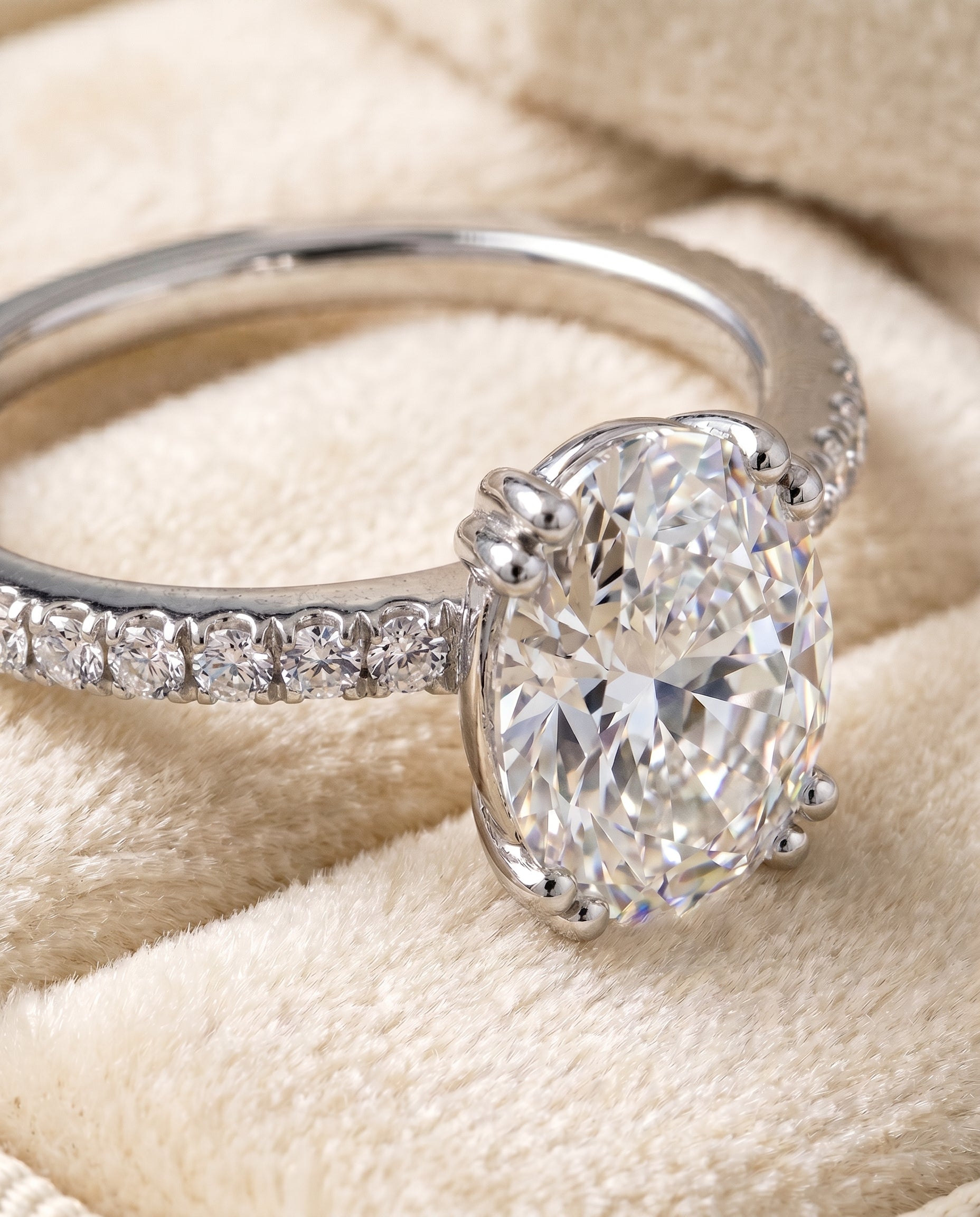 Platinum band of The Kelly oval engagement ring setting | RockHer