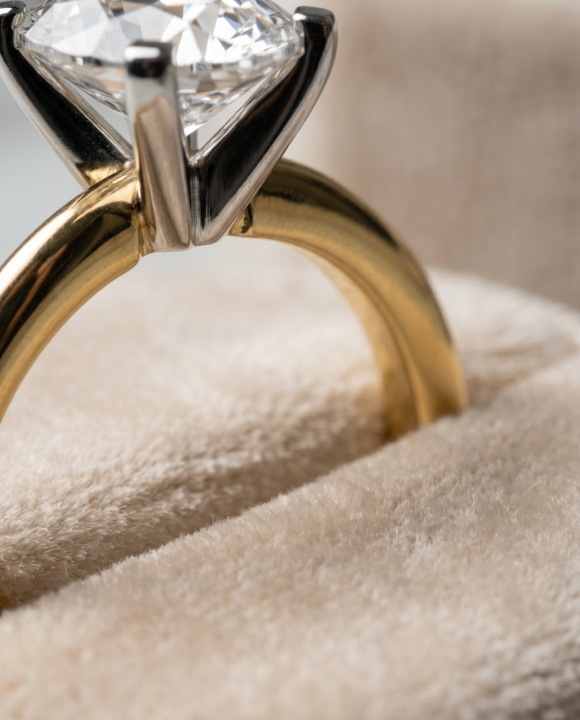 18K Yellow Gold band of The Lolette oval engagement ring setting | RockHer